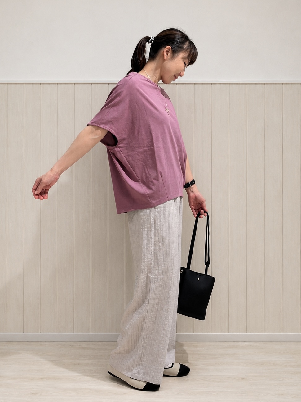 まつみさんの「SHOO･LA･RUE｜【洗濯機可/体型カバー】インせず着られる 上品見えのドルマントップス」を使ったコーディネート