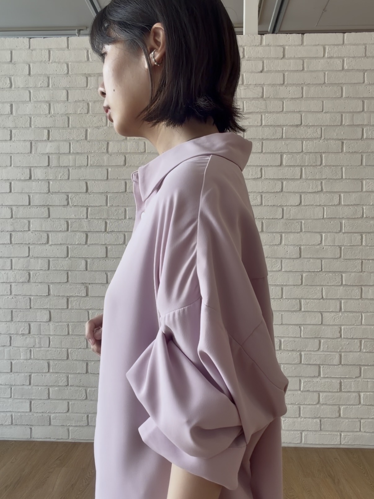 abeさんの「tk.TAKEO KIKUCHI｜【選べる7色】トロミドレープカラーシャツ/トロミ/梨地/7色/レギュラーカラー/長袖」を使ったコーディネート