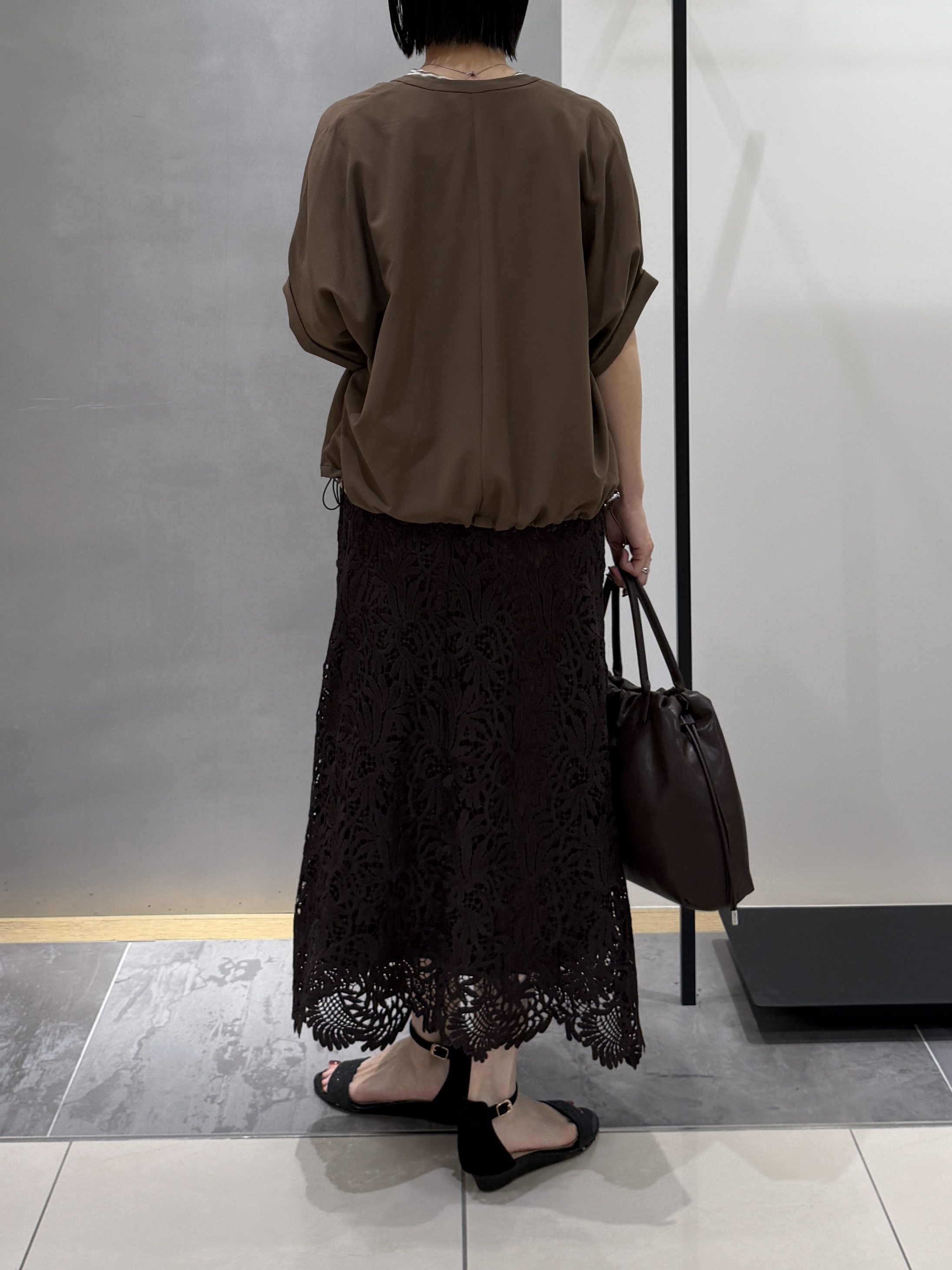 shihoさんの「INDIVI｜【秋羽織り/着る日傘】ドルマンフォルムブルゾン」を使ったコーディネート