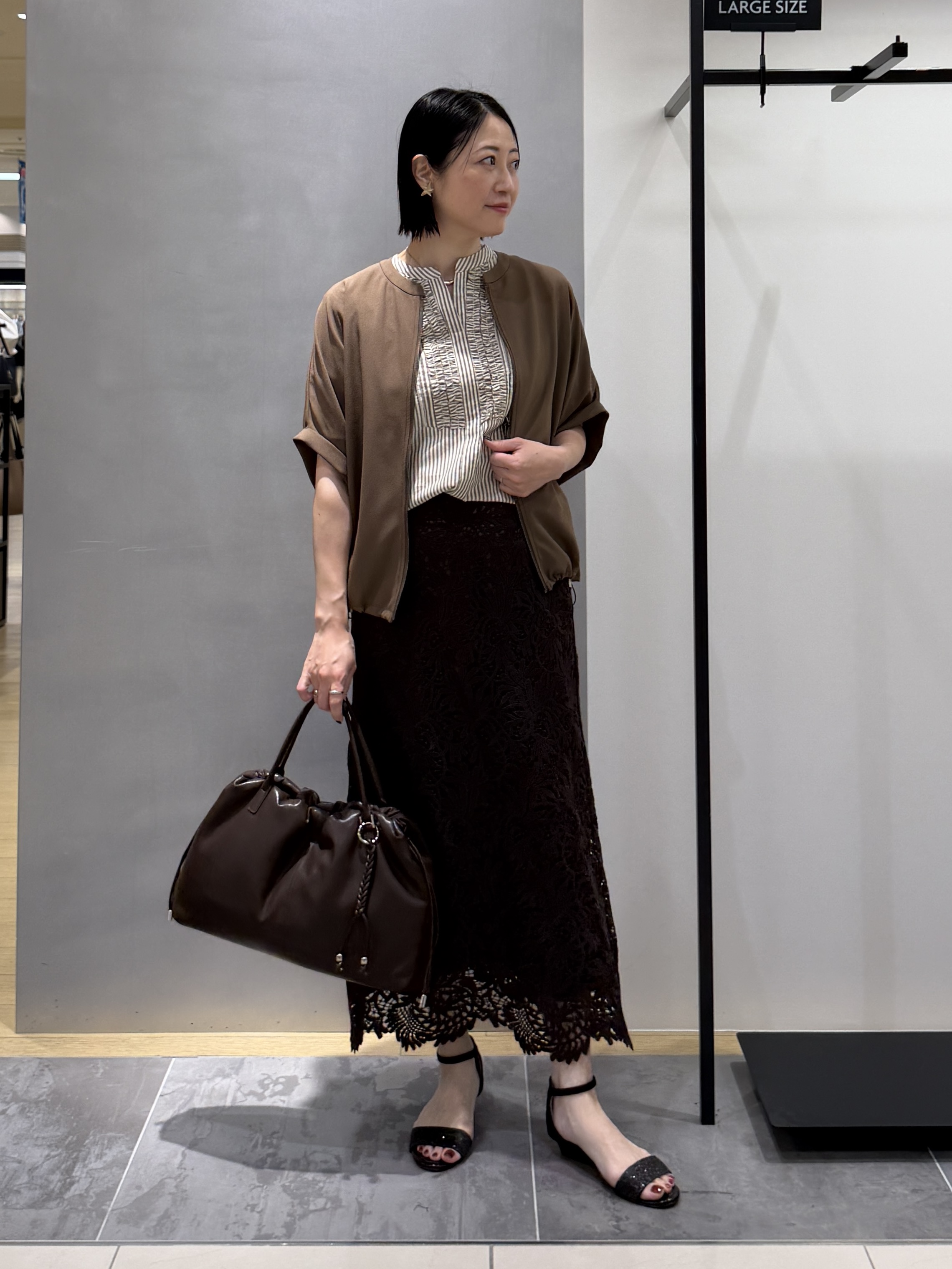 shihoさんの「INDIVI｜【秋羽織り/着る日傘】ドルマンフォルムブルゾン」を使ったコーディネート