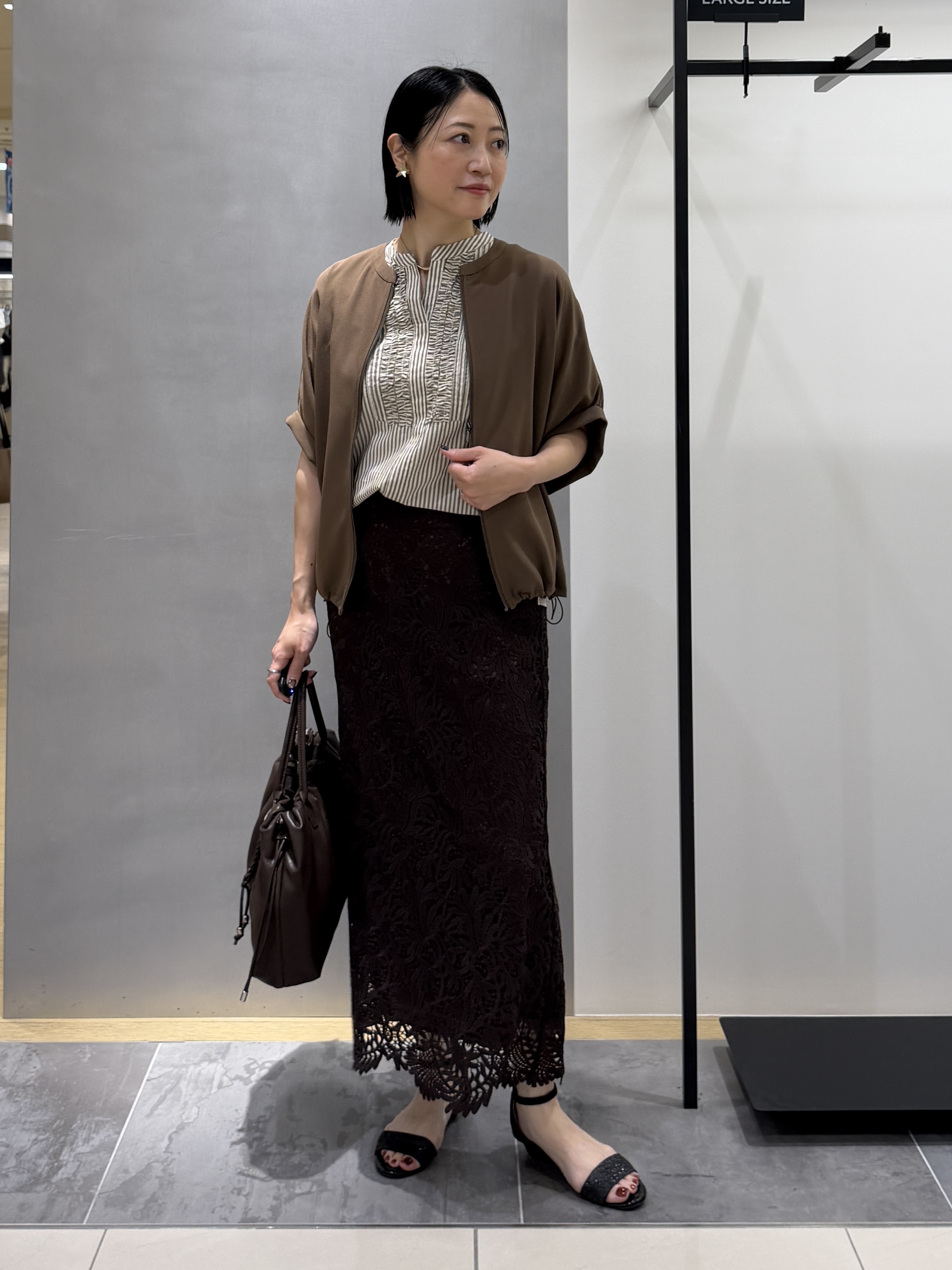 shihoさんの「INDIVI｜【秋羽織り/着る日傘】ドルマンフォルムブルゾン」を使ったコーディネート