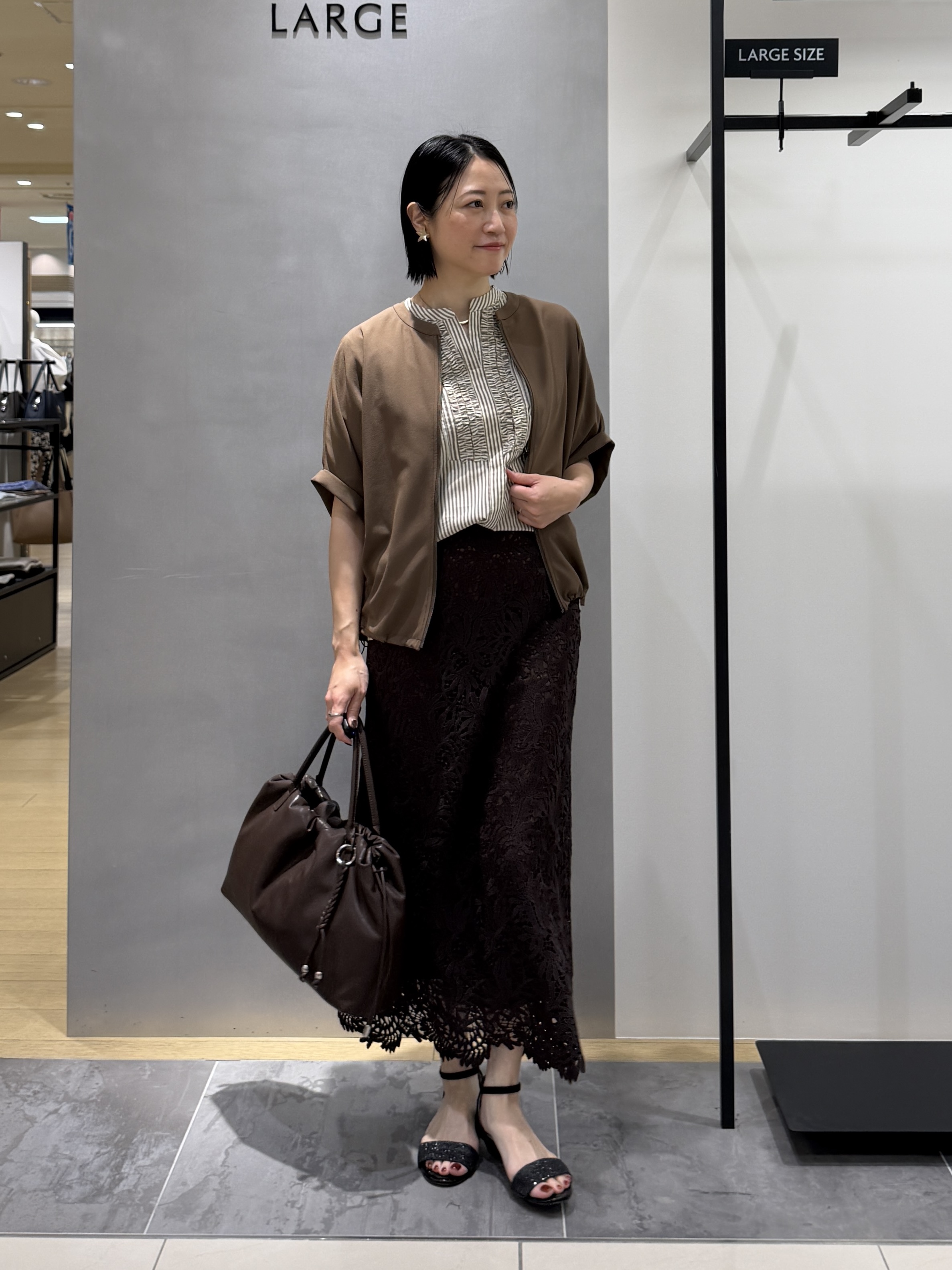 shihoさんの「INDIVI｜【秋羽織り/着る日傘】ドルマンフォルムブルゾン」を使ったコーディネート