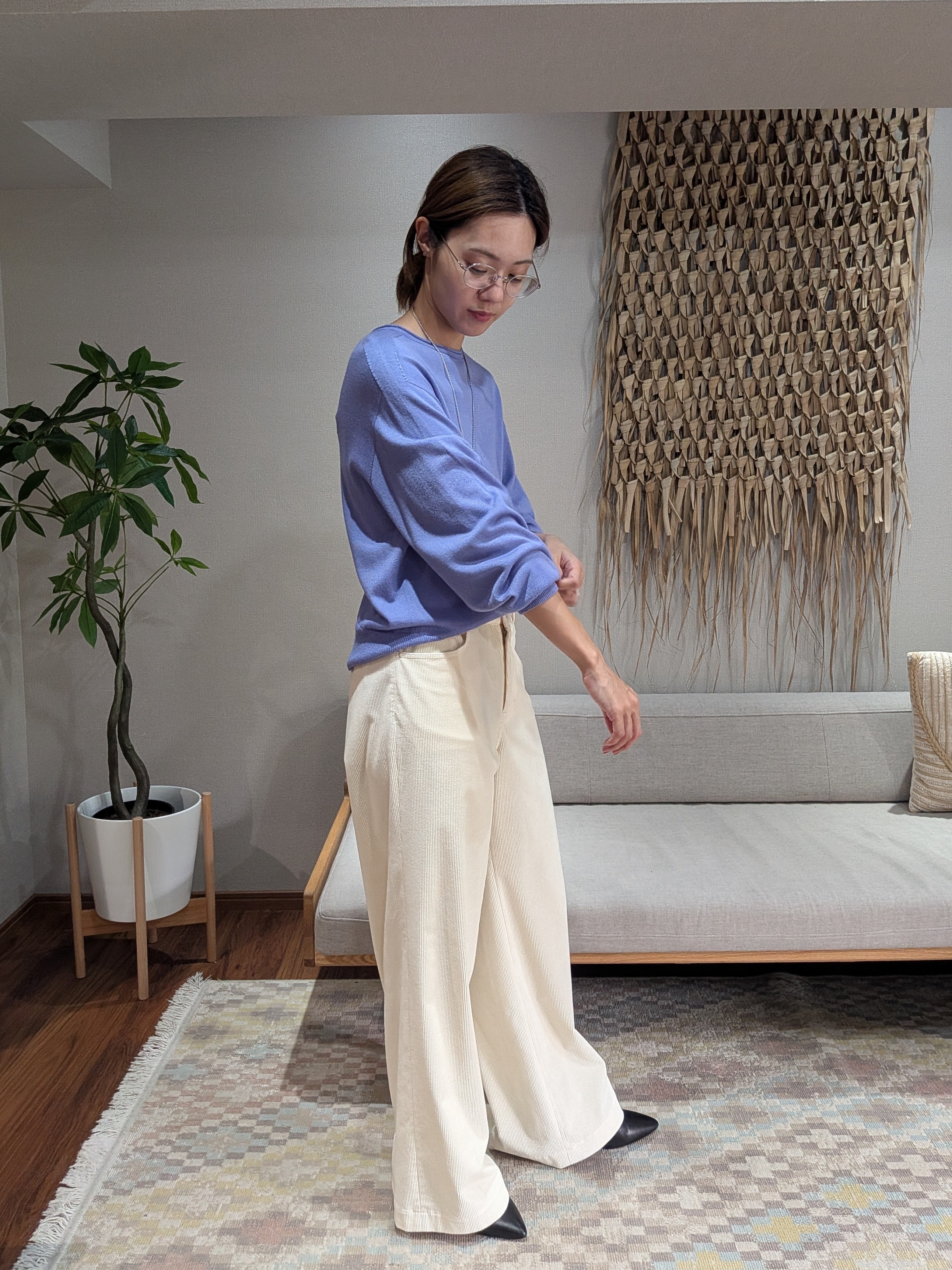Aさんの「UNTITLED｜【軽やかな柔らかさ】コーデュロイワイドパンツ」を使ったコーディネート