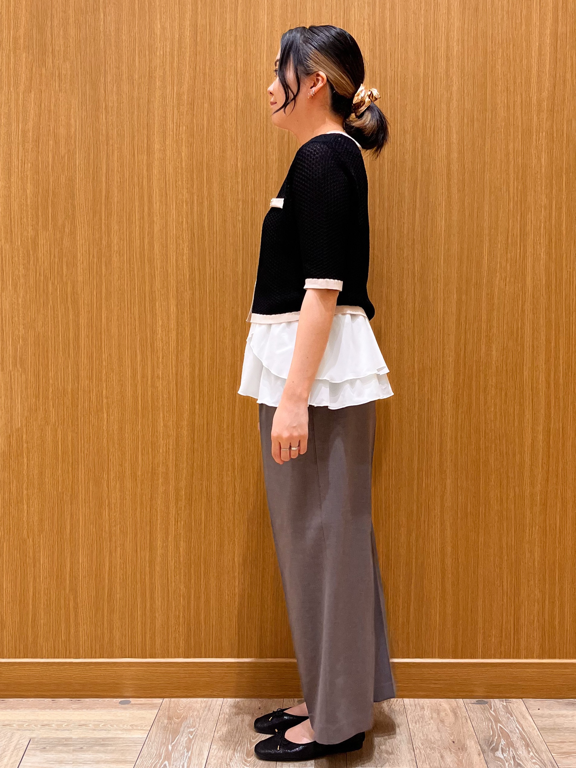 aさんの「OPAQUE.CLIP｜【抗ピリング】柄編みニットカーディガン&times;ペプラムキャミセット《洗濯機OK》」を使ったコーディネート
