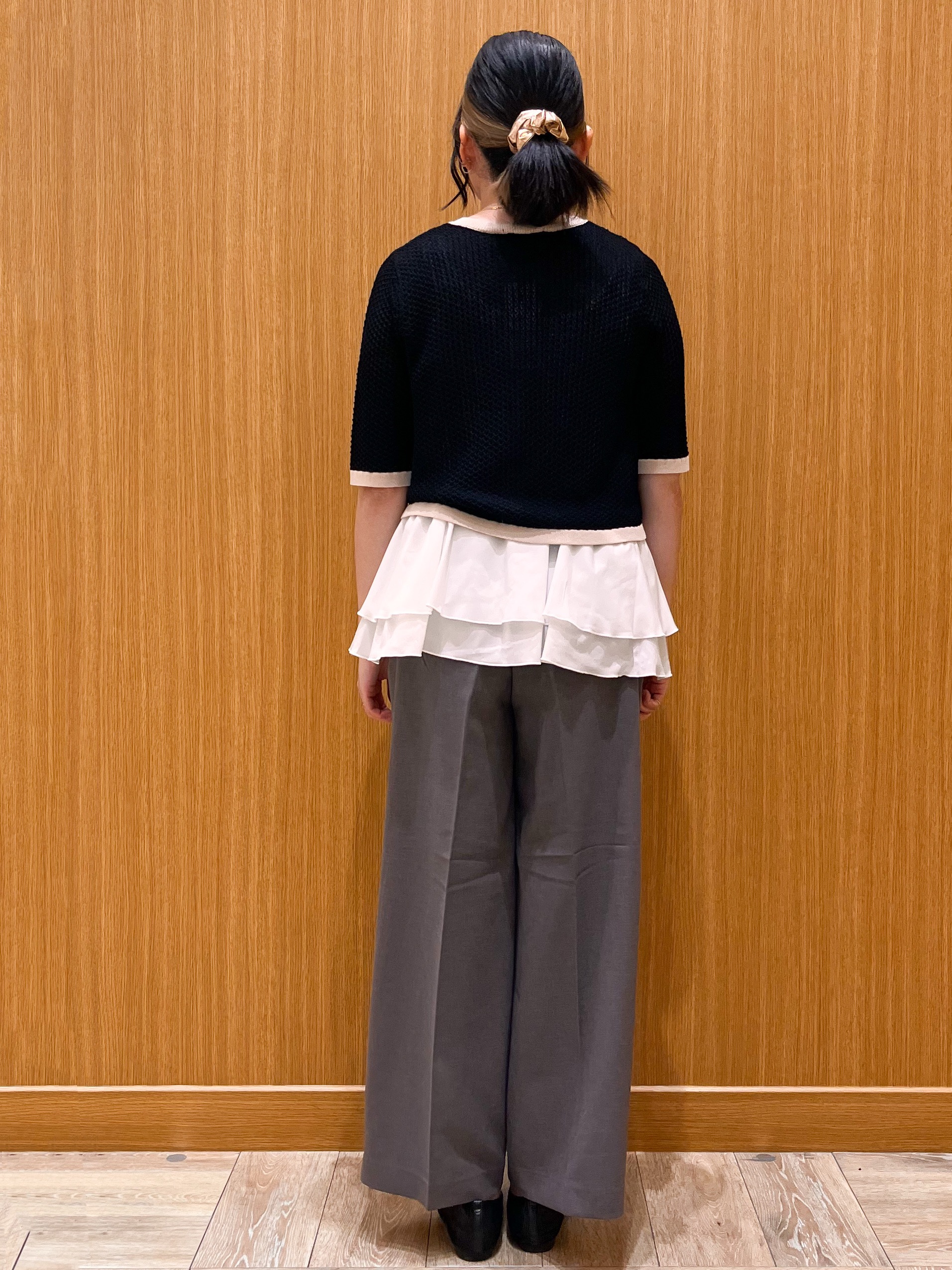 aさんの「OPAQUE.CLIP｜【抗ピリング】柄編みニットカーディガン&times;ペプラムキャミセット《洗濯機OK》」を使ったコーディネート