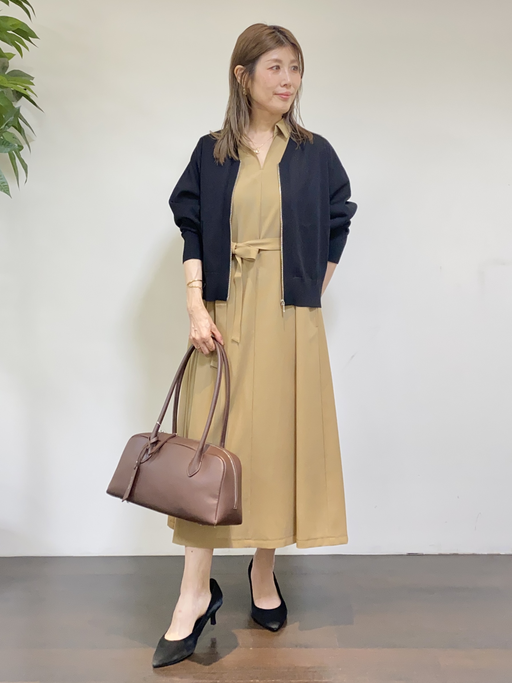 tomoさんの「UNTITLED｜【アンサンブル可/日除け・冷房対策】シアーレーヨンZIPカーディガン」を使ったコーディネート