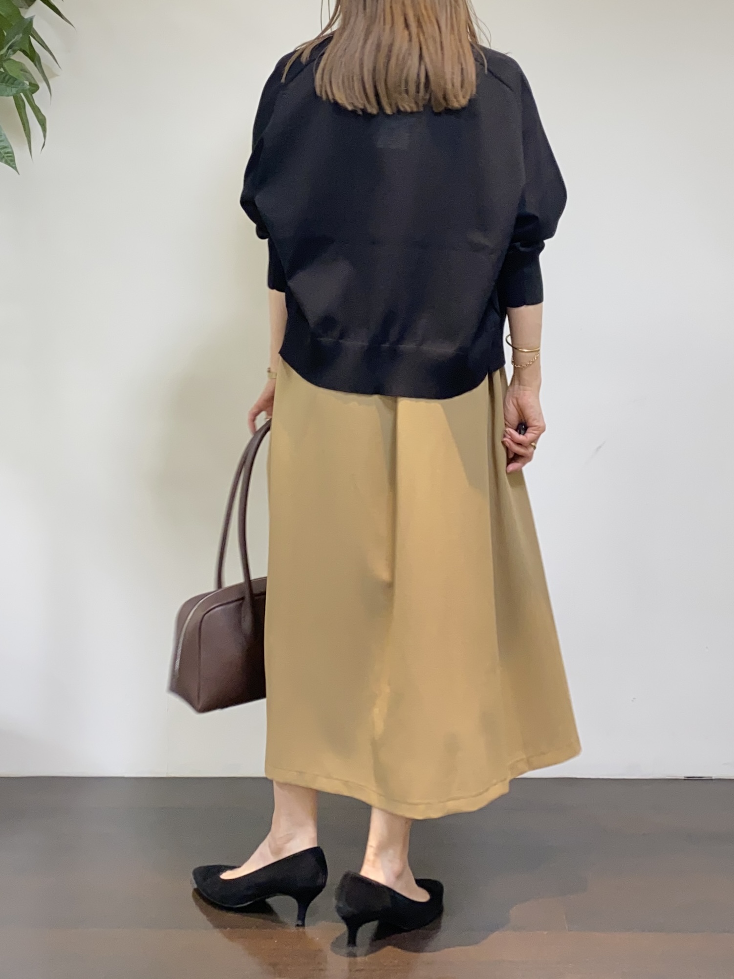 tomoさんの「UNTITLED｜【アンサンブル可/日除け・冷房対策】シアーレーヨンZIPカーディガン」を使ったコーディネート