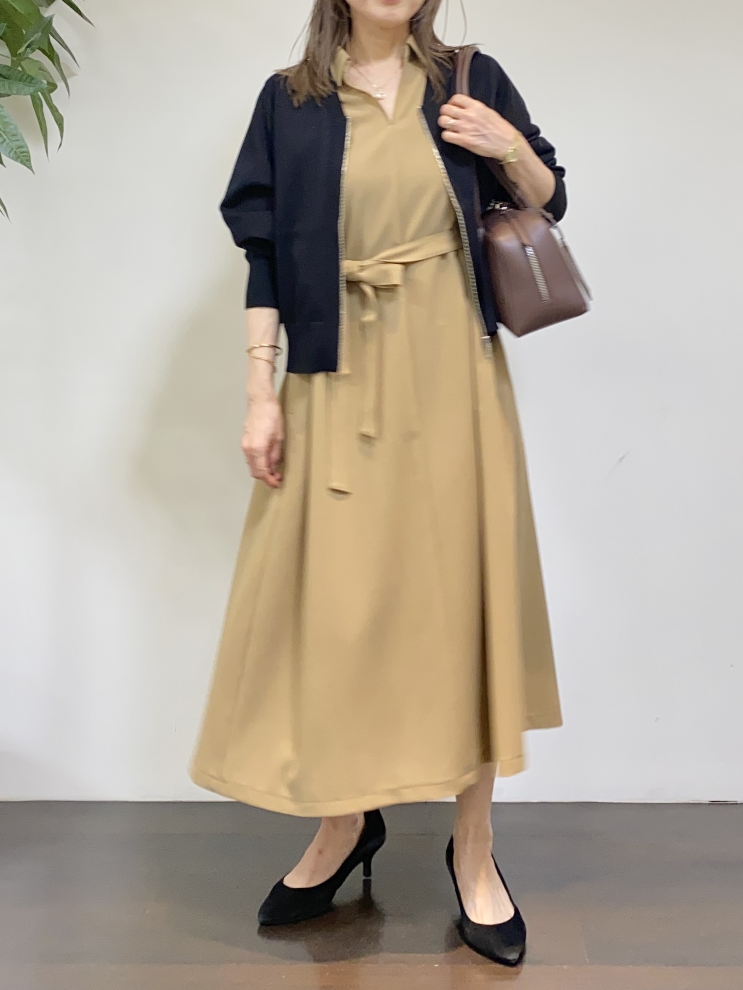 tomoさんの「UNTITLED｜【アンサンブル可/日除け・冷房対策】シアーレーヨンZIPカーディガン」を使ったコーディネート