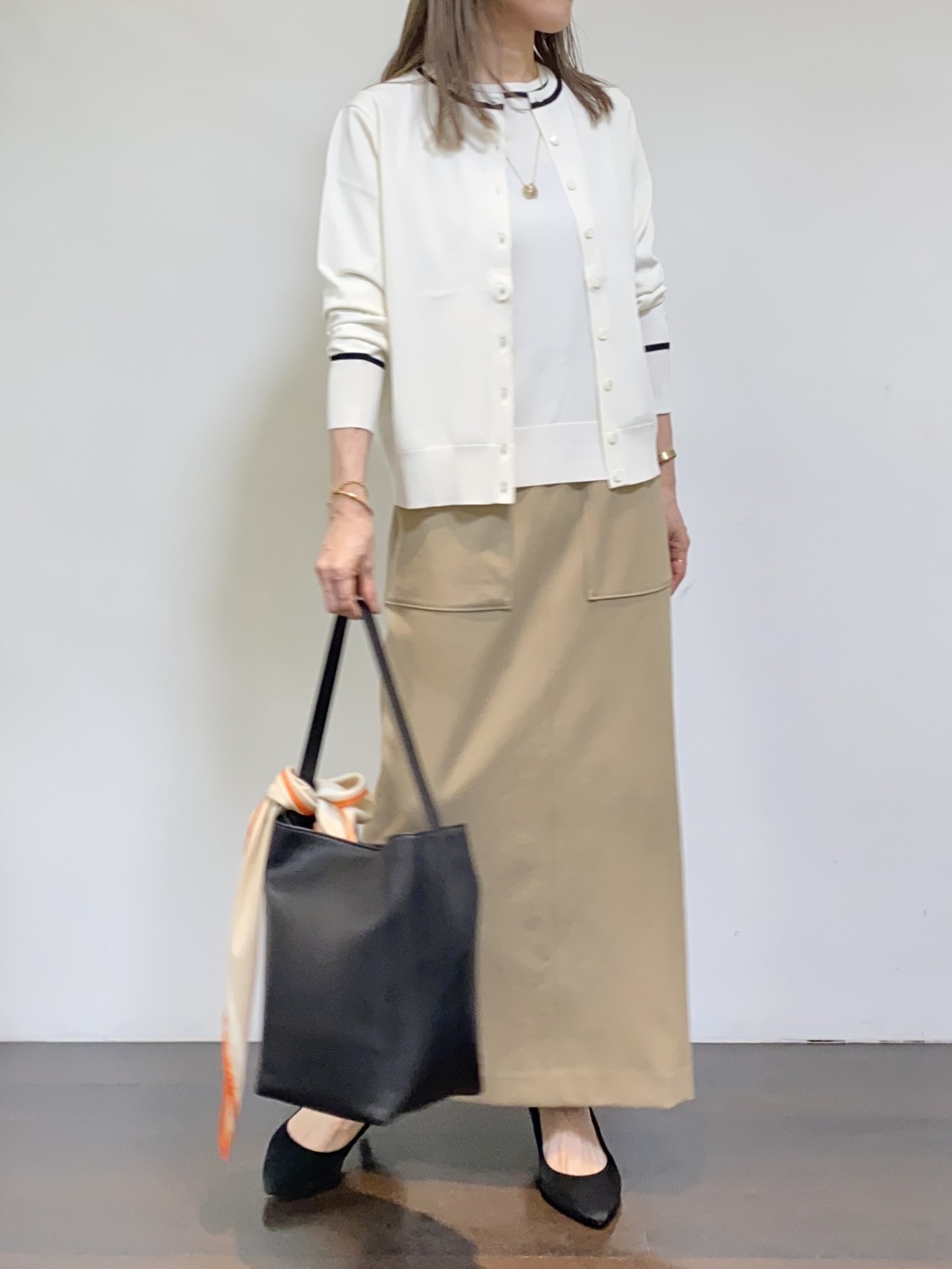 tomoさんの「UNTITLED｜【アンサンブル可能/秋羽織り】コンパクトニットカーディガン」を使ったコーディネート