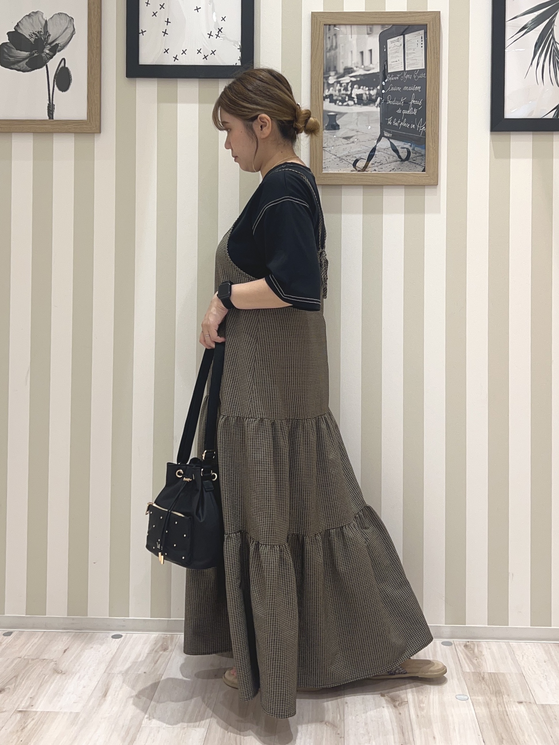 mさんの「SHOO･LA･RUE｜【S-LL/洗濯機可】ほんのり甘いチェック柄 ティアードキャミワンピース」を使ったコーディネート