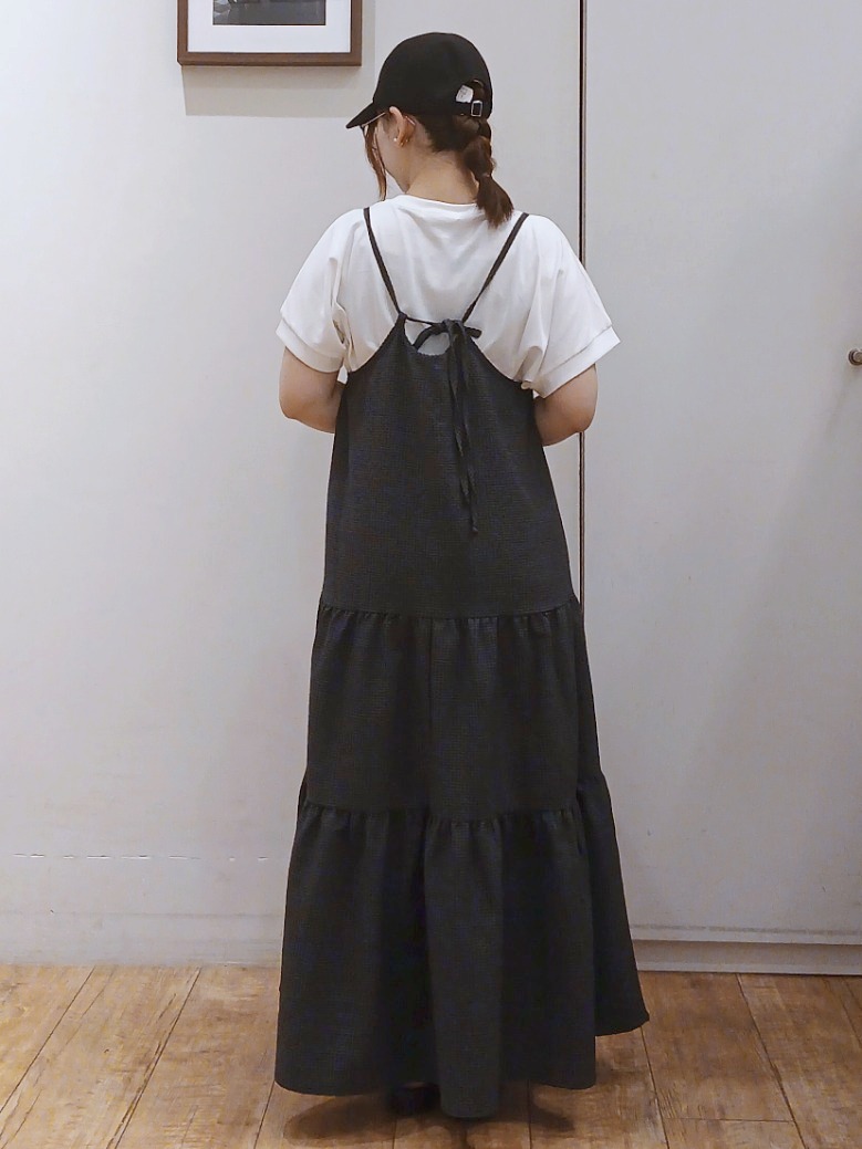 Riranさんの「SHOO･LA･RUE｜【汗じみ防止/S-LL/体型カバー/洗濯機可】汗じみが気になりにくい 大人の刺繍ロゴTシャツ」を使ったコーディネート