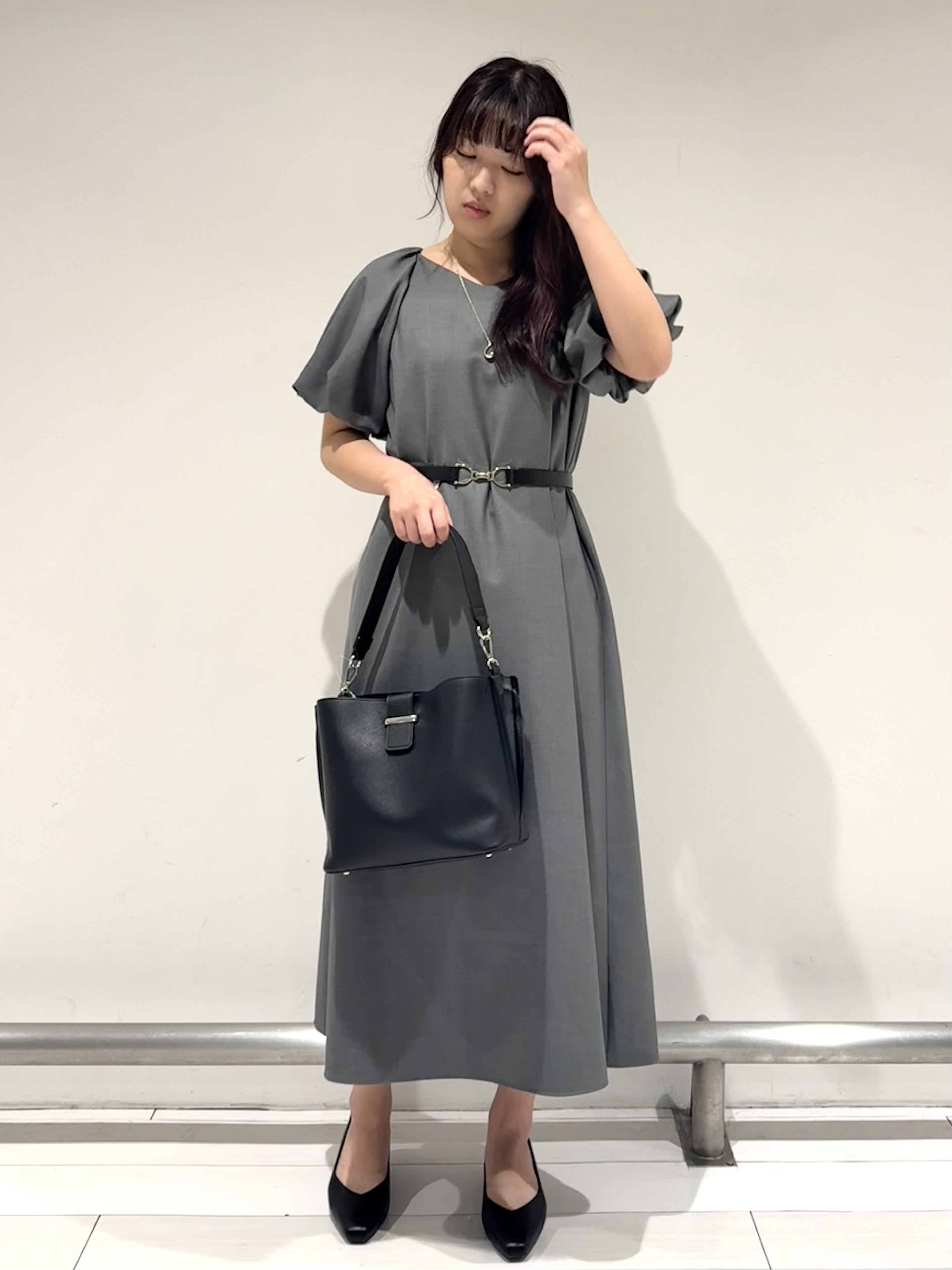 Azusaさんの「Reflect｜【UVカット／手洗い可】パフスリーブ Vネックワンピース」を使ったコーディネート