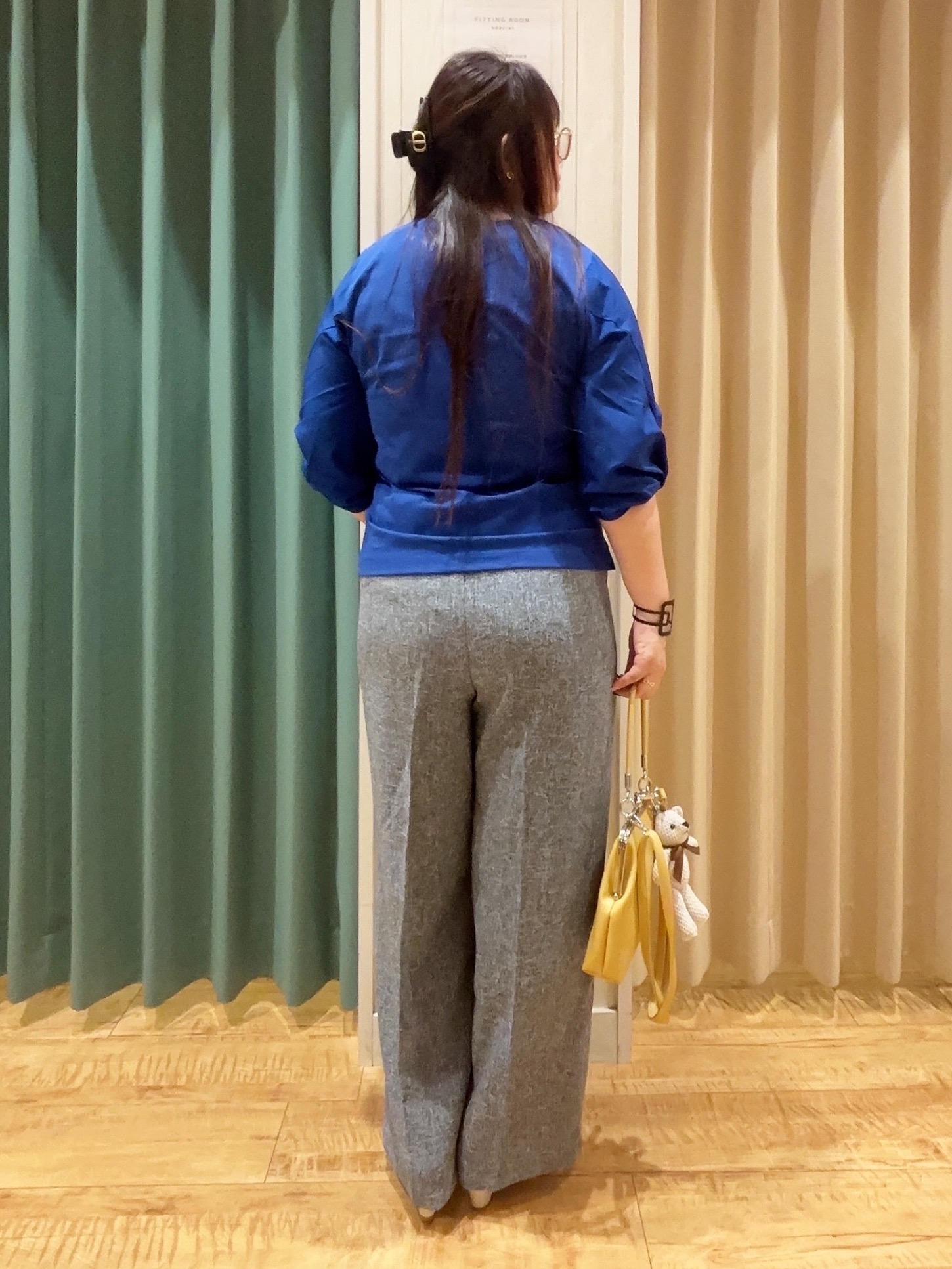 タガさんの「SHOO･LA･RUE｜【S-LL/洗濯機可/二の腕カバー】楽に上品見え ツイストスリーブトップス」を使ったコーディネート