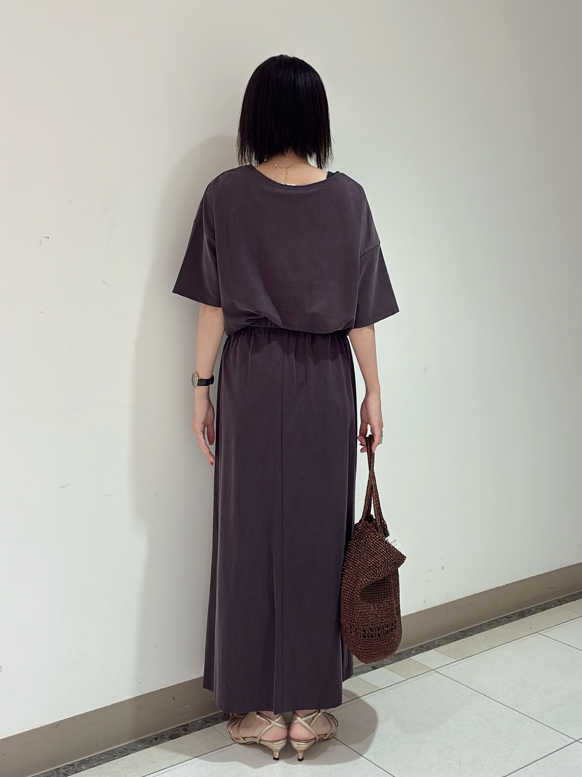 環さんの「UNTITLED｜【きれいめTシャツ/セットアップ可】ヴィンテージライクプルオーバー」を使ったコーディネート