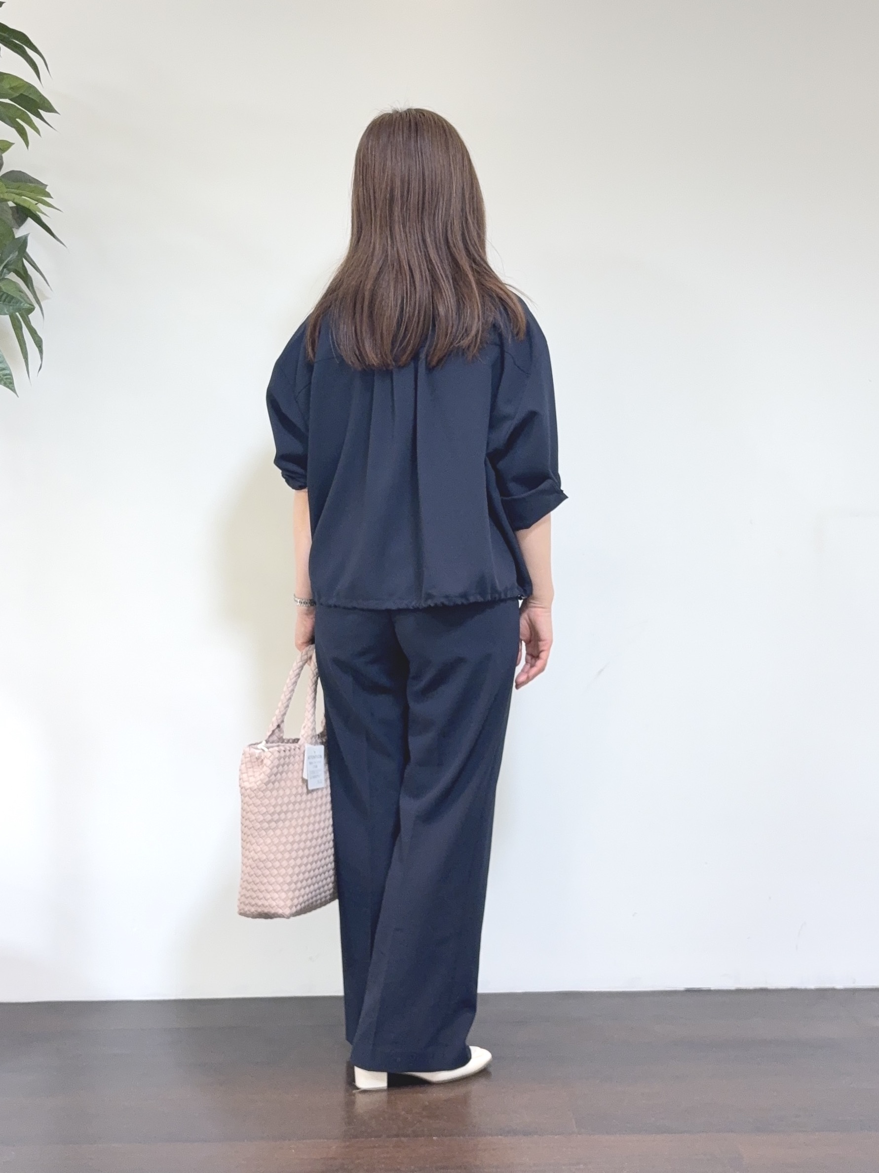 CHISATOさんの「UNTITLED｜【秋羽織り/セットアップ可/UVカット】エアリークールドロストシャツ」を使ったコーディネート