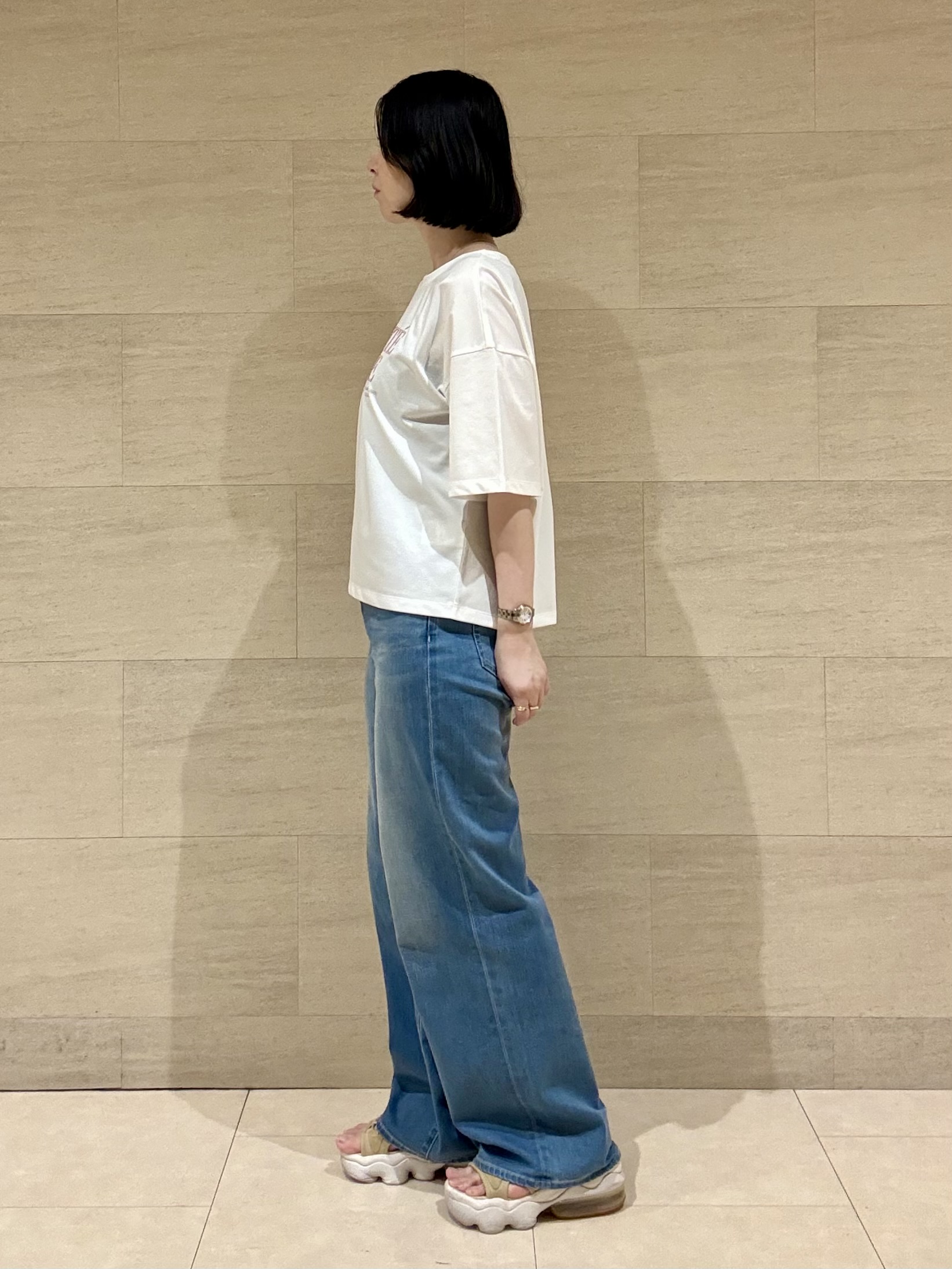 yさんの「UNTITLED｜【秋の通勤羽織/セットアップ可/UVカット】エアリークール半袖ジャケット」を使ったコーディネート
