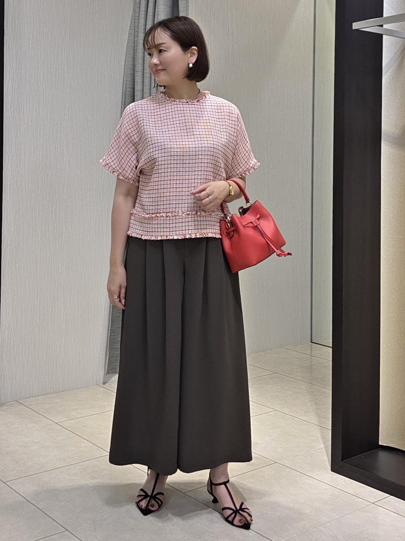 naokoさんの「UNTITLED｜◆ファンシーツイードブラウス」を使ったコーディネート