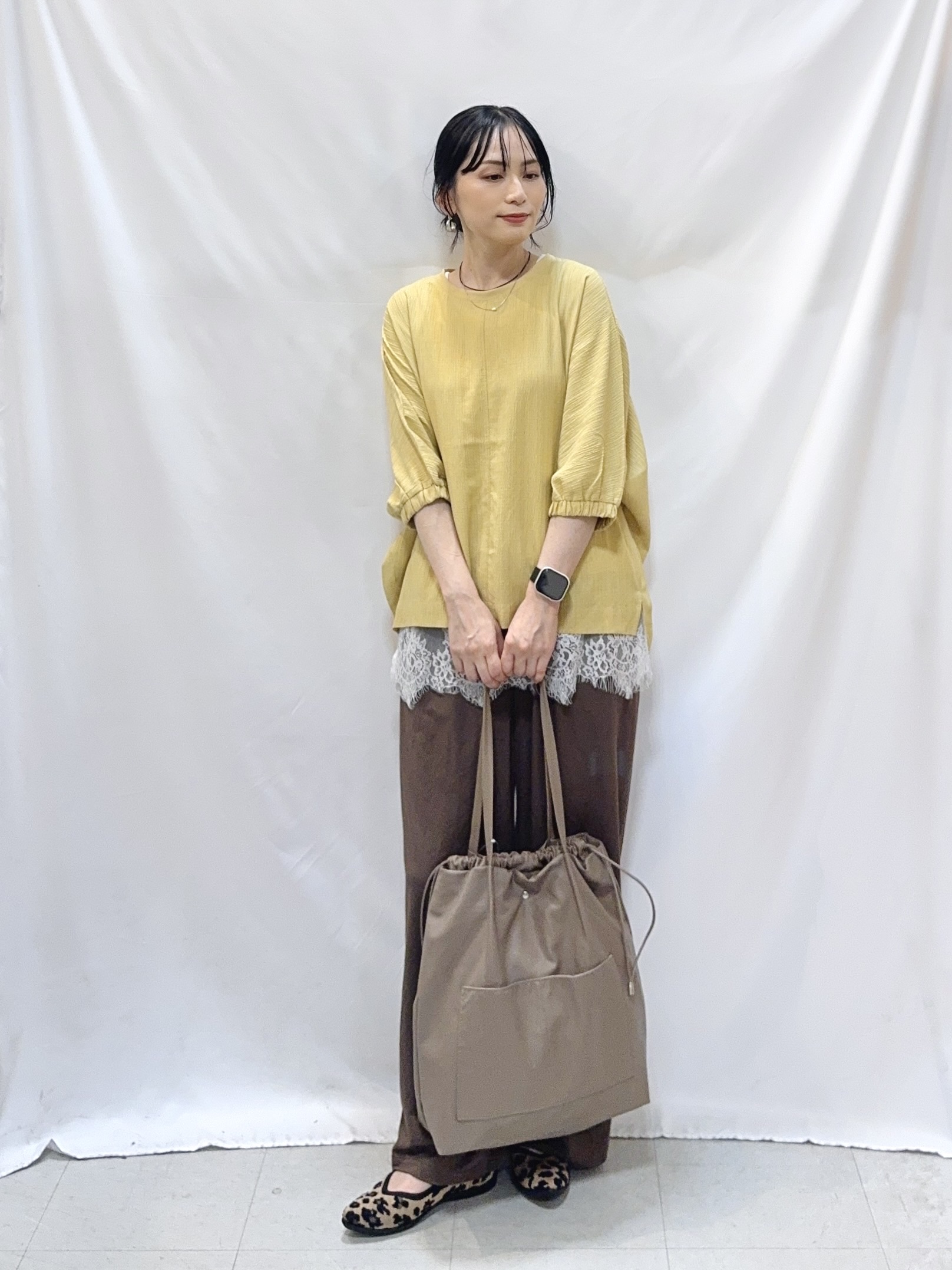𝐇𝐢𝐫𝐨𝐦𝐢さんの「SHOO･LA･RUE｜【インせず着られる/洗濯後しわになりにくい】しぼしぼドルマンブラウス」を使ったコーディネート