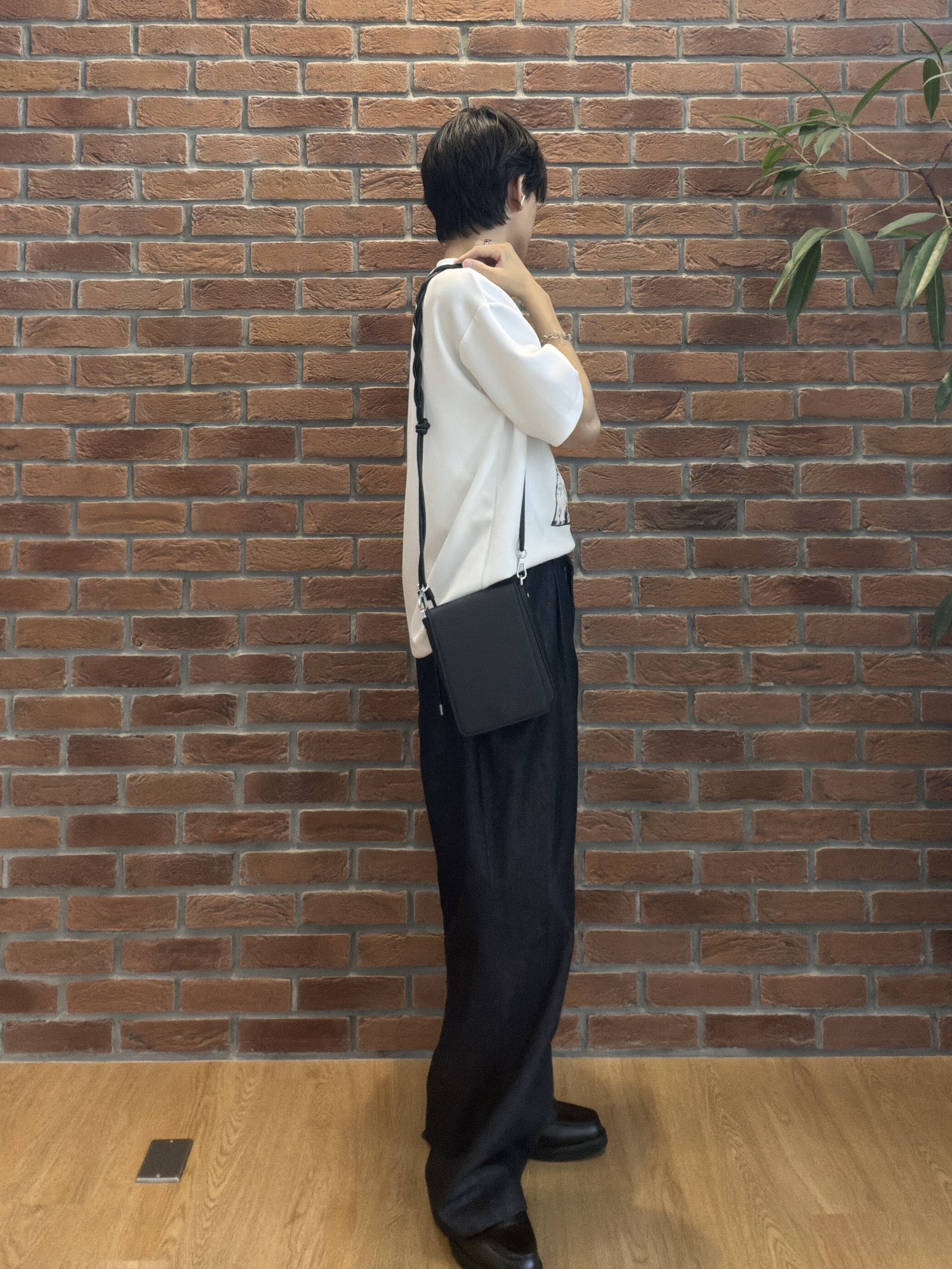 ドイさんの「tk.TAKEO KIKUCHI｜【色褪せしにくいデニム】Comfy Fadeless Denim Seriesワイドストレートデニム」を使ったコーディネート