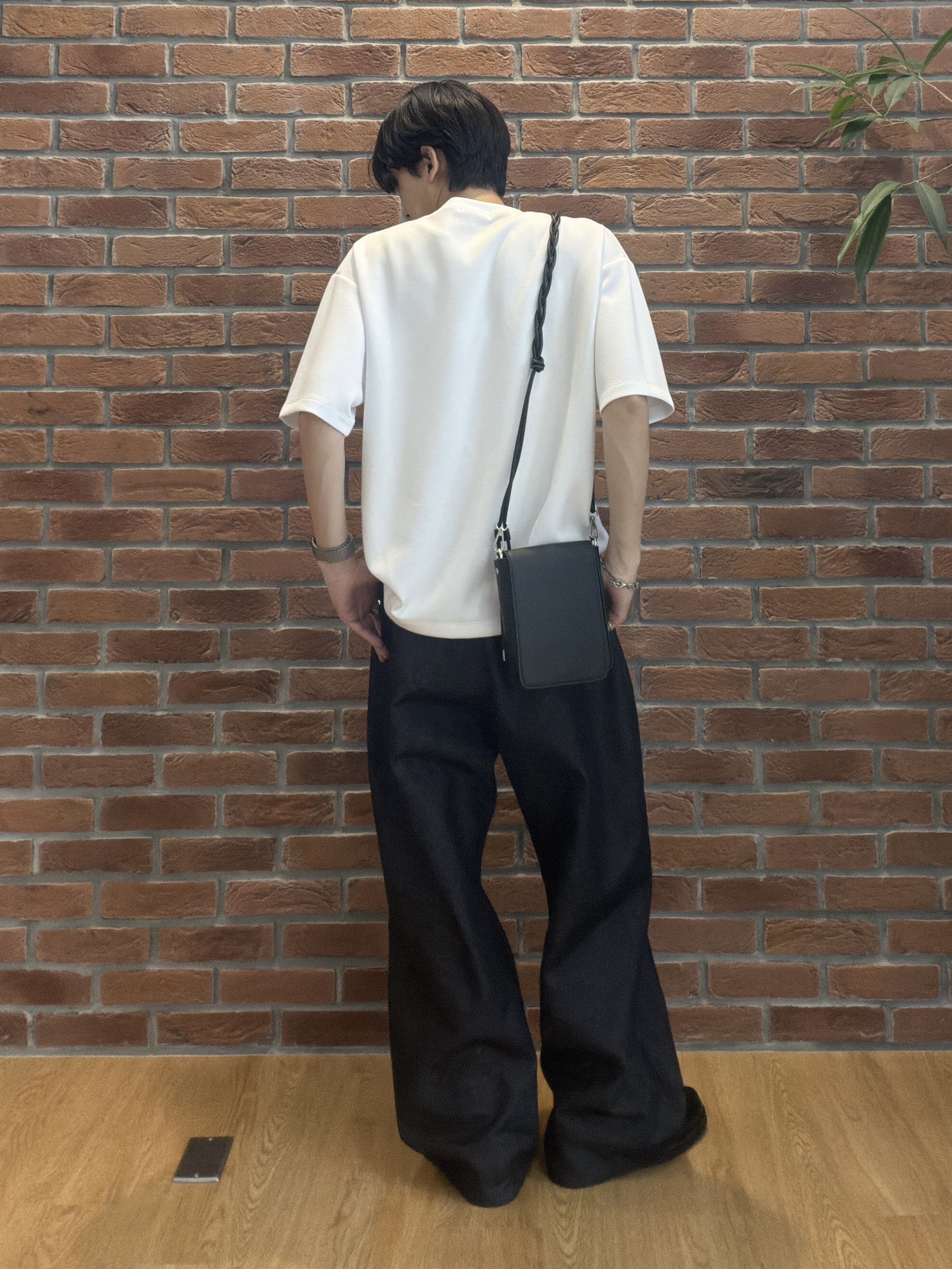ドイさんの「tk.TAKEO KIKUCHI｜【色褪せしにくいデニム】Comfy Fadeless Denim Seriesワイドストレートデニム」を使ったコーディネート
