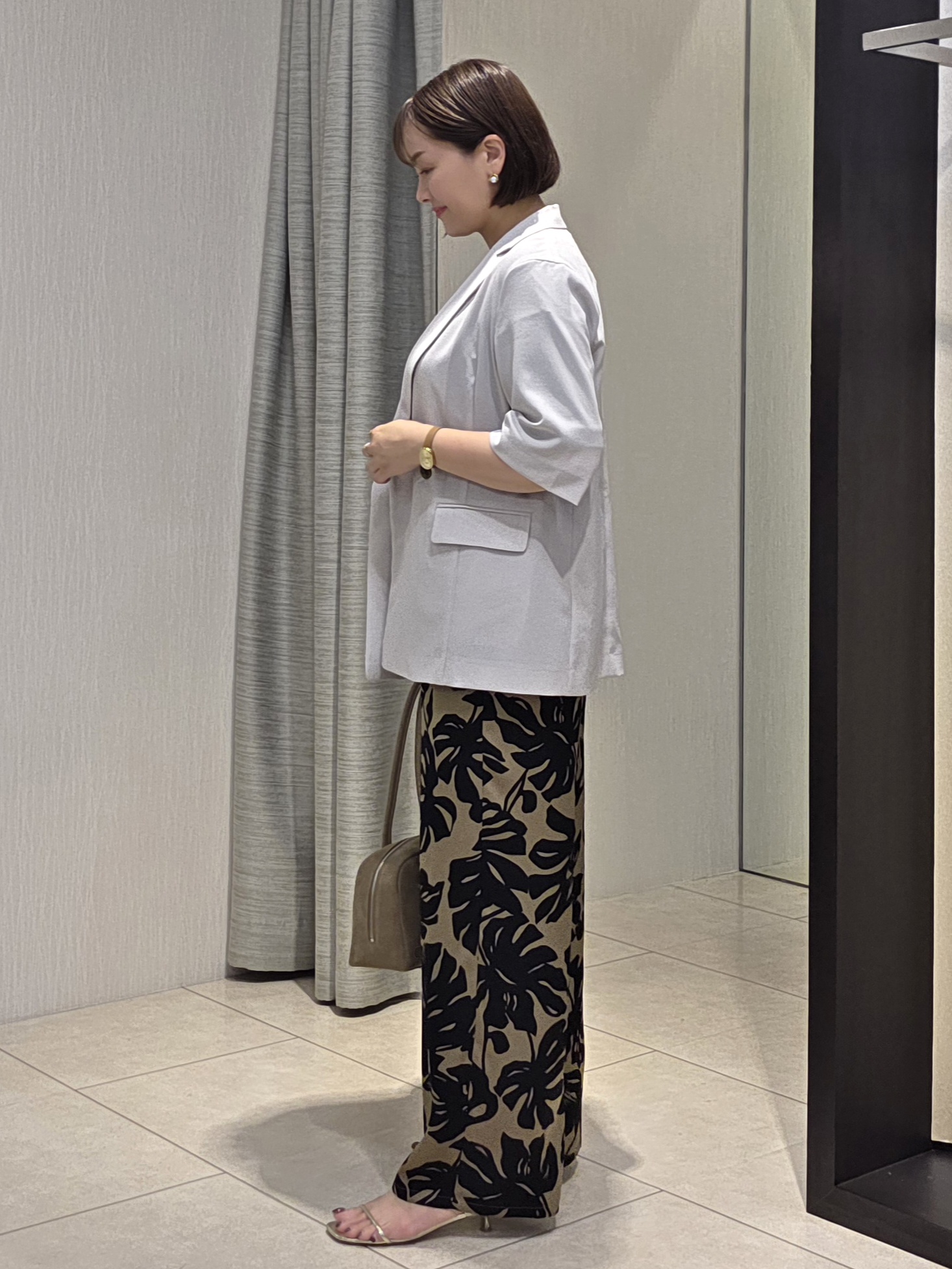 naokoさんの「UNTITLED｜【秋の通勤羽織/セットアップ可/UVカット】エアリークール半袖ジャケット」を使ったコーディネート