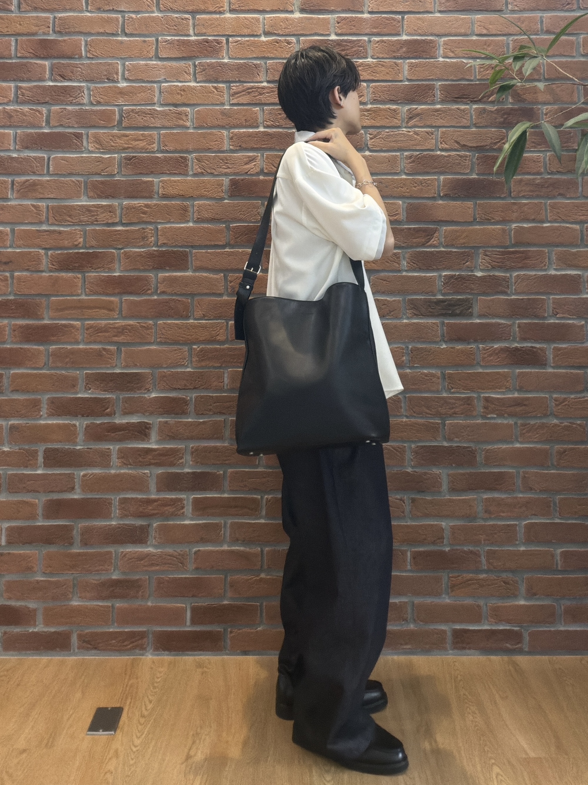 ドイさんの「tk.TAKEO KIKUCHI｜【色褪せしにくいデニム】Comfy Fadeless Denim Seriesワイドストレートデニム」を使ったコーディネート