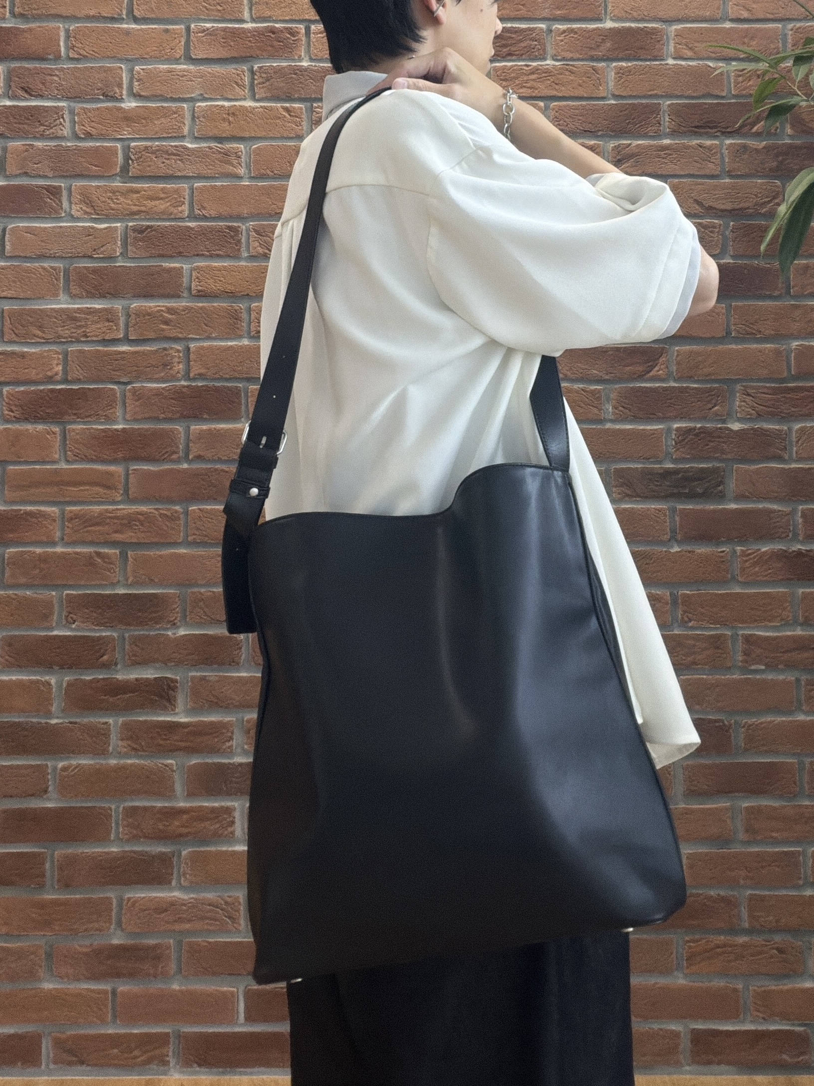 ドイさんの「tk.TAKEO KIKUCHI｜【色褪せしにくいデニム】Comfy Fadeless Denim Seriesワイドストレートデニム」を使ったコーディネート