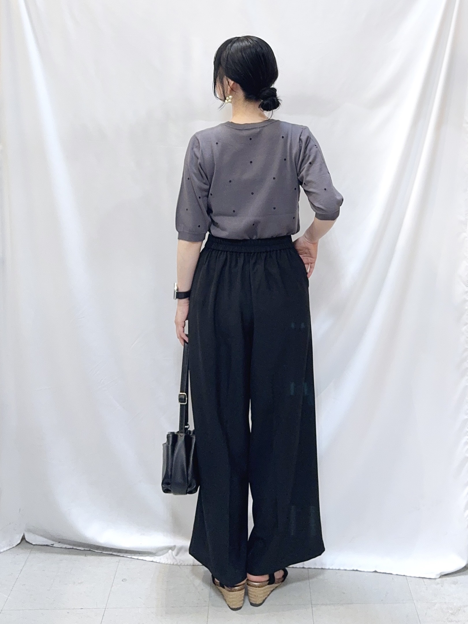 𝐇𝐢𝐫𝐨𝐦𝐢さんの「SHOO･LA･RUE｜【S-LL】さらっとタッチ 大人のドット刺繍ニット」を使ったコーディネート