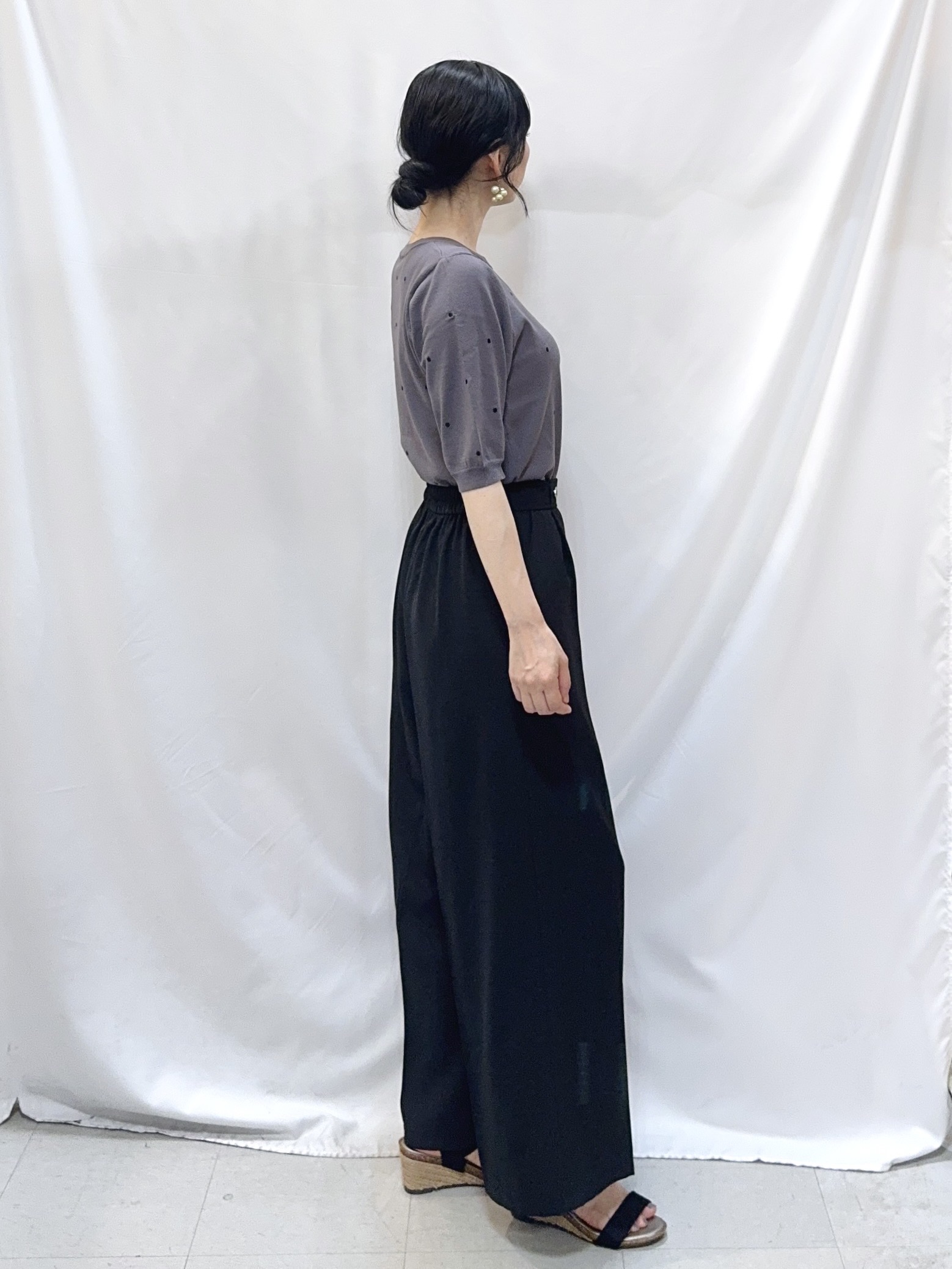 𝐇𝐢𝐫𝐨𝐦𝐢さんの「SHOO･LA･RUE｜【S-LL】さらっとタッチ 大人のドット刺繍ニット」を使ったコーディネート