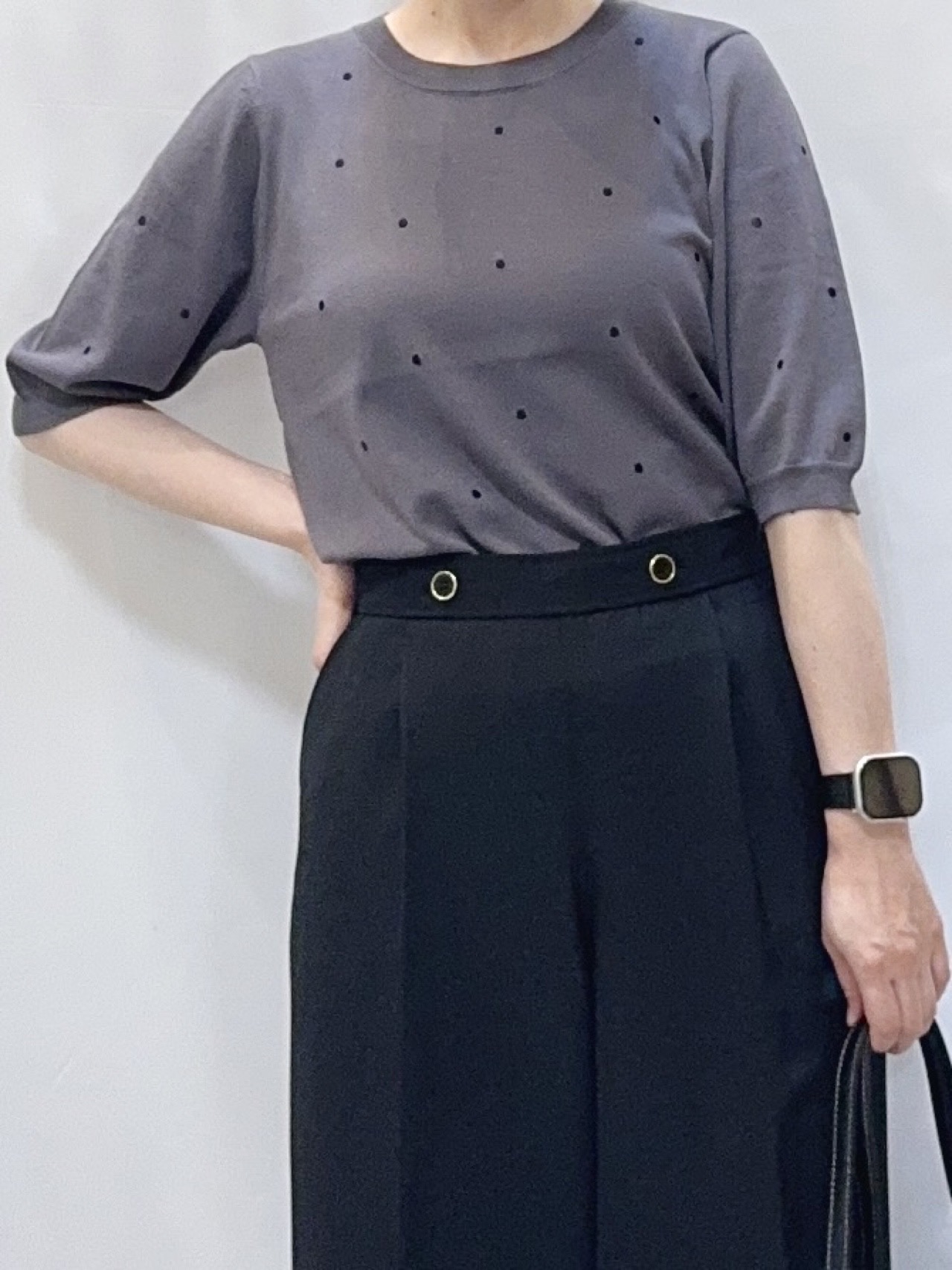𝐇𝐢𝐫𝐨𝐦𝐢さんの「SHOO･LA･RUE｜【S-LL】さらっとタッチ 大人のドット刺繍ニット」を使ったコーディネート