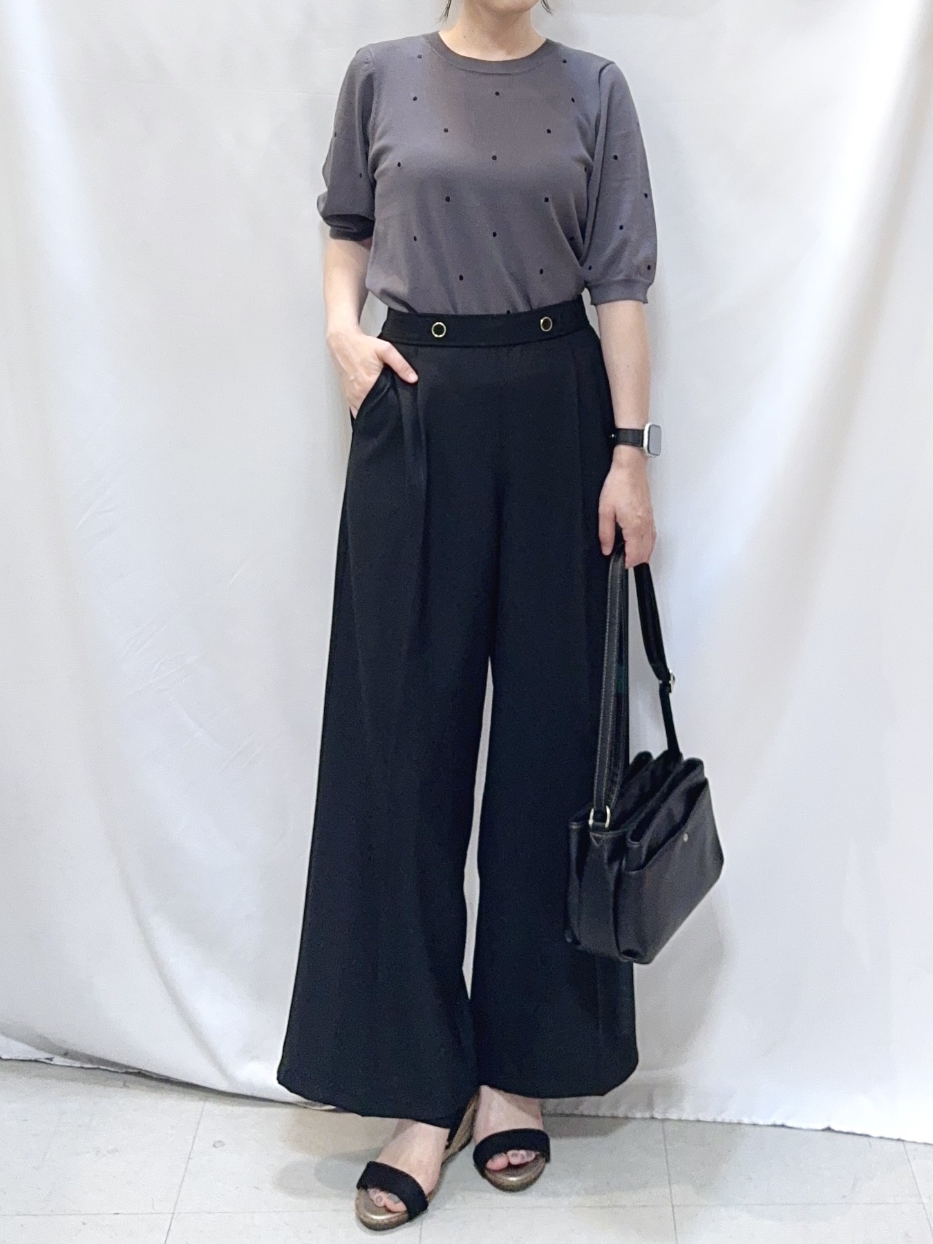 𝐇𝐢𝐫𝐨𝐦𝐢さんの「SHOO･LA･RUE｜【S-LL】さらっとタッチ 大人のドット刺繍ニット」を使ったコーディネート