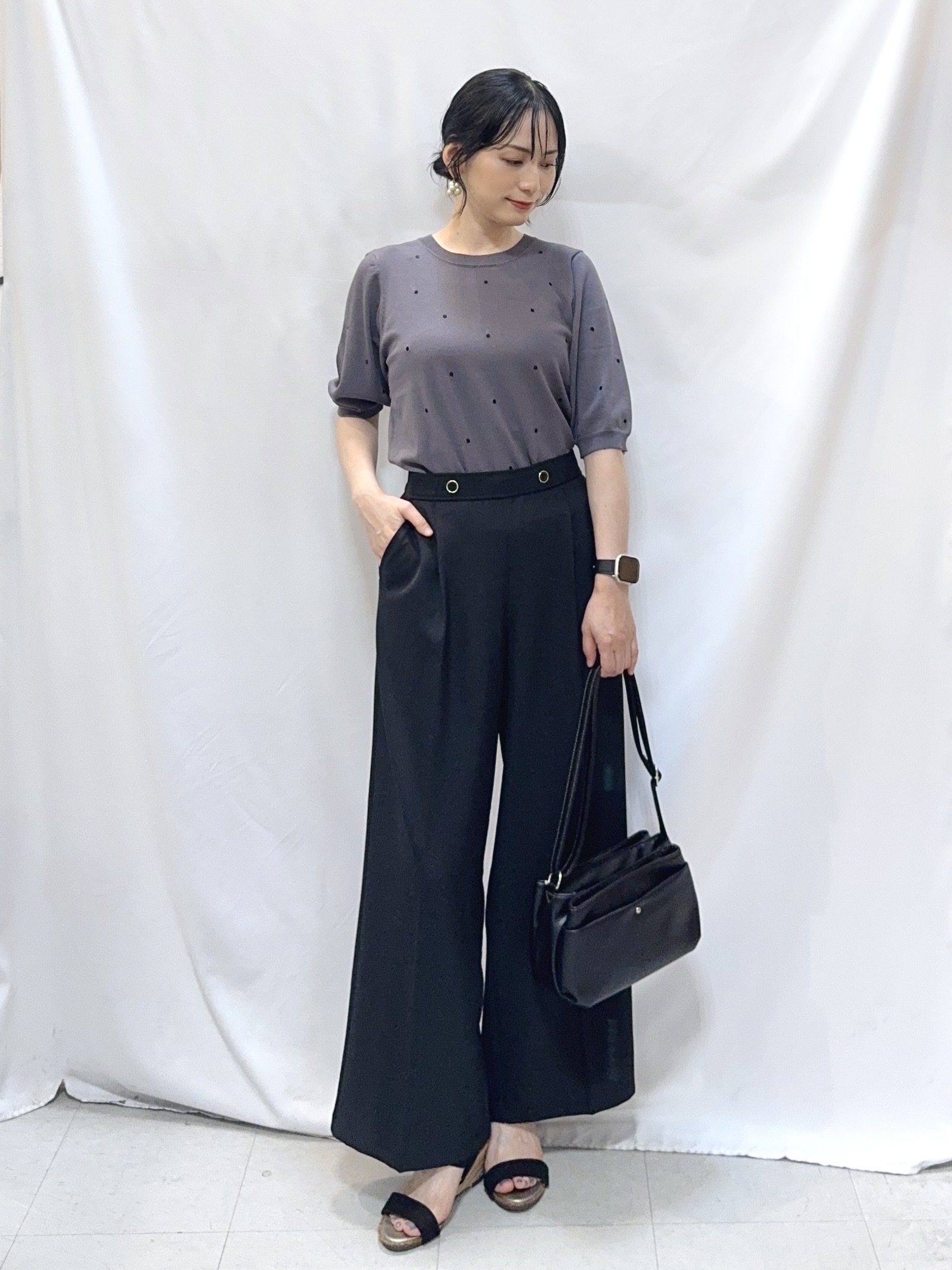 𝐇𝐢𝐫𝐨𝐦𝐢さんの「SHOO･LA･RUE｜【S-LL】さらっとタッチ 大人のドット刺繍ニット」を使ったコーディネート