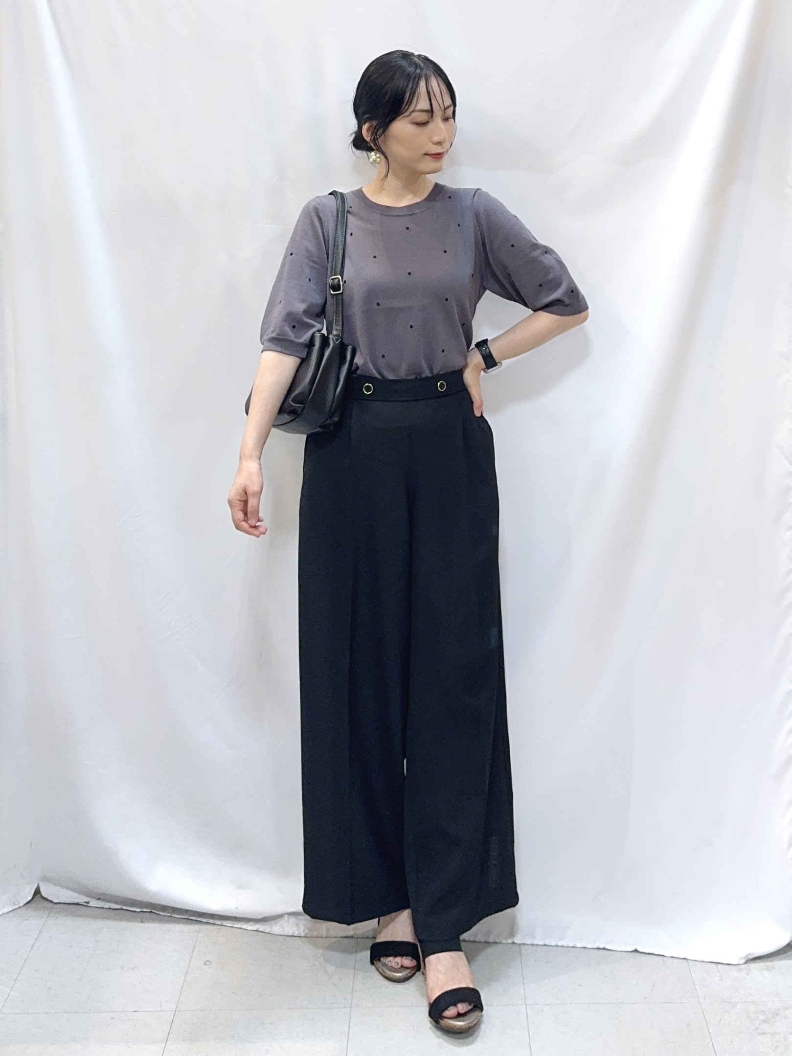 𝐇𝐢𝐫𝐨𝐦𝐢さんの「SHOO･LA･RUE｜【S-LL】さらっとタッチ 大人のドット刺繍ニット」を使ったコーディネート