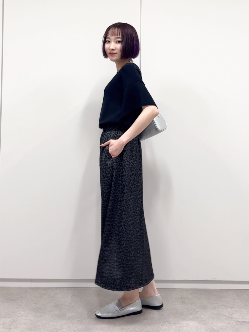 𝐜𝐡𝐢𝐤𝐚さんの「SHOO･LA･RUE｜【S-LL/洗濯機可】インせず着られる ひらり袖ニット」を使ったコーディネート
