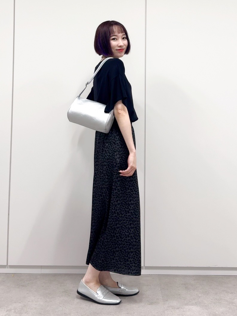 𝐜𝐡𝐢𝐤𝐚さんの「SHOO･LA･RUE｜【S-LL/洗濯機可】インせず着られる ひらり袖ニット」を使ったコーディネート