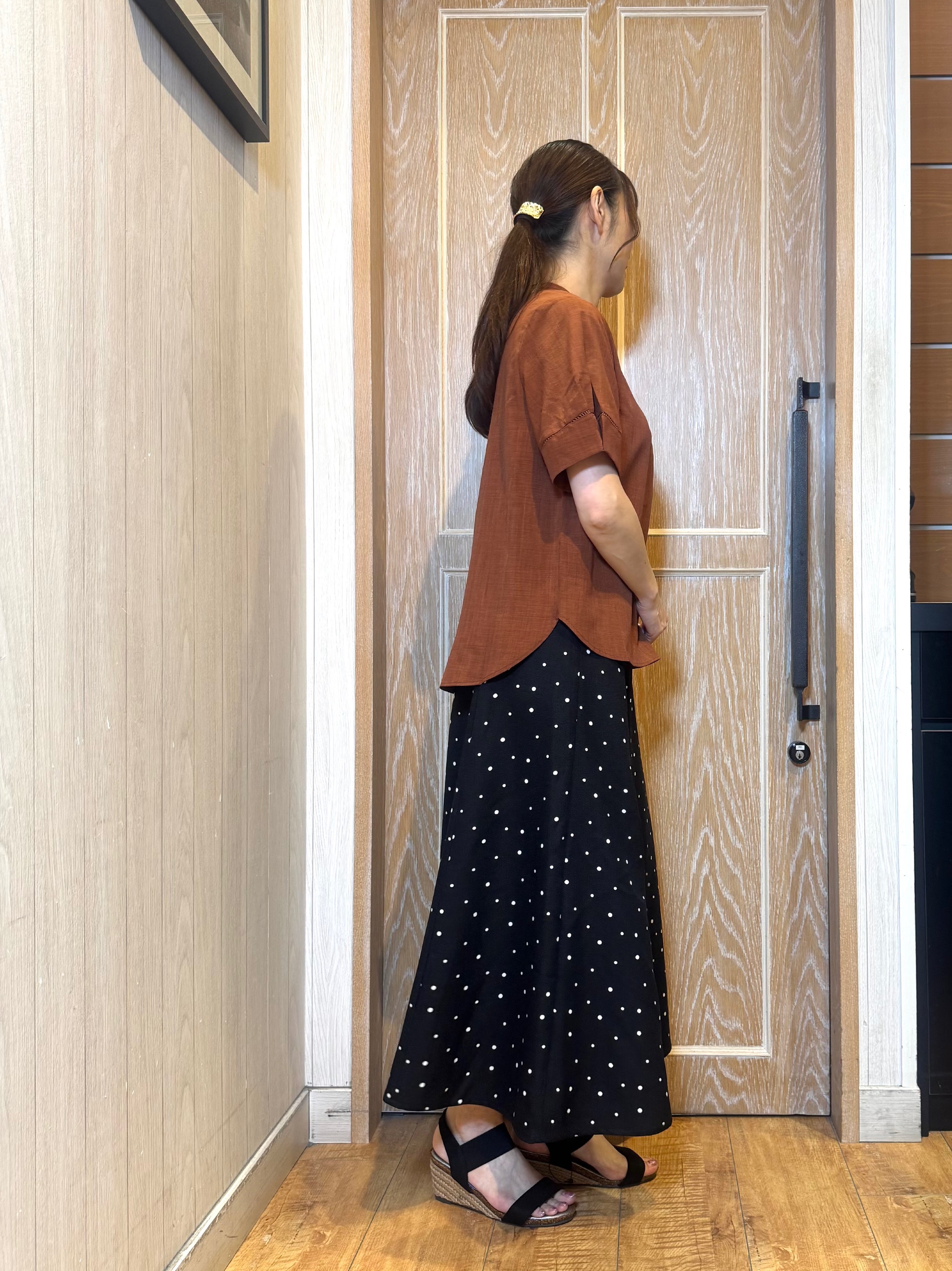 KAORIさんの「SHOO･LA･RUE｜【洗濯後しわになりにくい/インせずきまる】シンプルだけど女性らしい 麻調スキッパーブラウス」を使ったコーディネート
