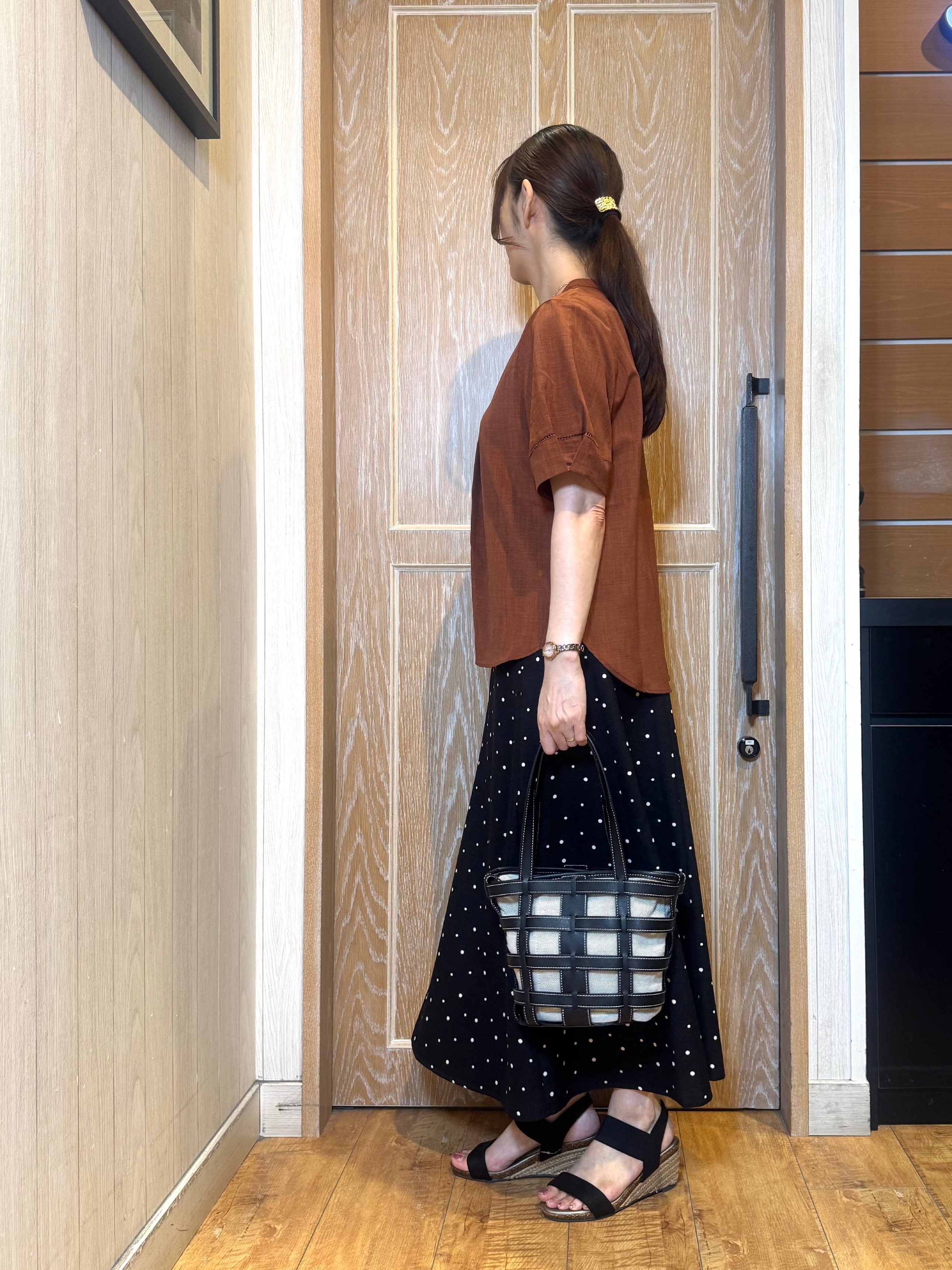 KAORIさんの「SHOO･LA･RUE｜【洗濯後しわになりにくい/インせずきまる】シンプルだけど女性らしい 麻調スキッパーブラウス」を使ったコーディネート