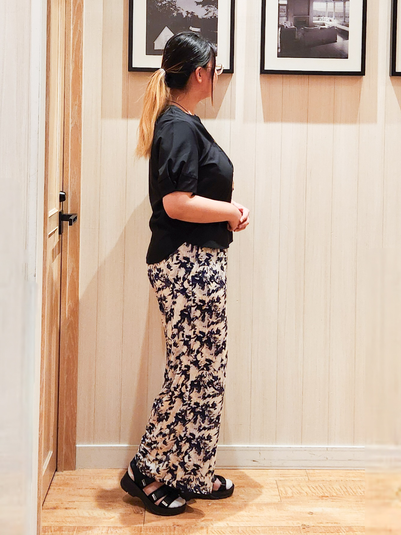 れーやんさんの「SHOO･LA･RUE｜【洗濯後しわになりにくい/インせずきまる】シンプルだけど女性らしい 麻調スキッパーブラウス」を使ったコーディネート