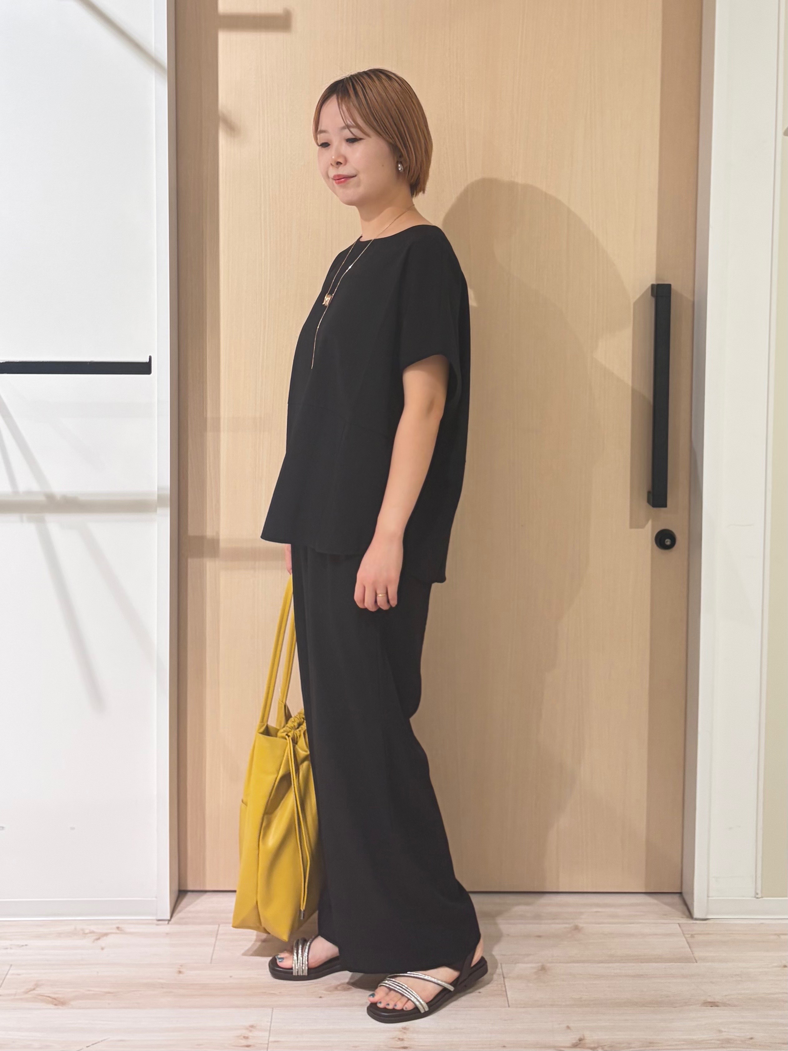 ひらしーさんの「SHOO･LA･RUE｜【洗濯機可/セットアップ可】軽凛(かろりん) シンプル上品 切替コクーントップス」を使ったコーディネート