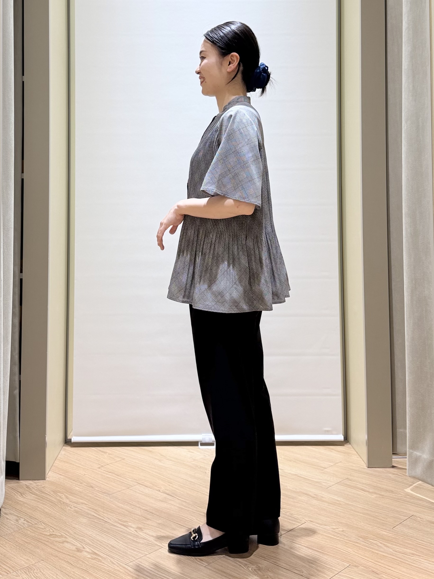 あんりさんの「grove｜【体型カバー◎】大人フェミニン消しプリーツブラウス」を使ったコーディネート