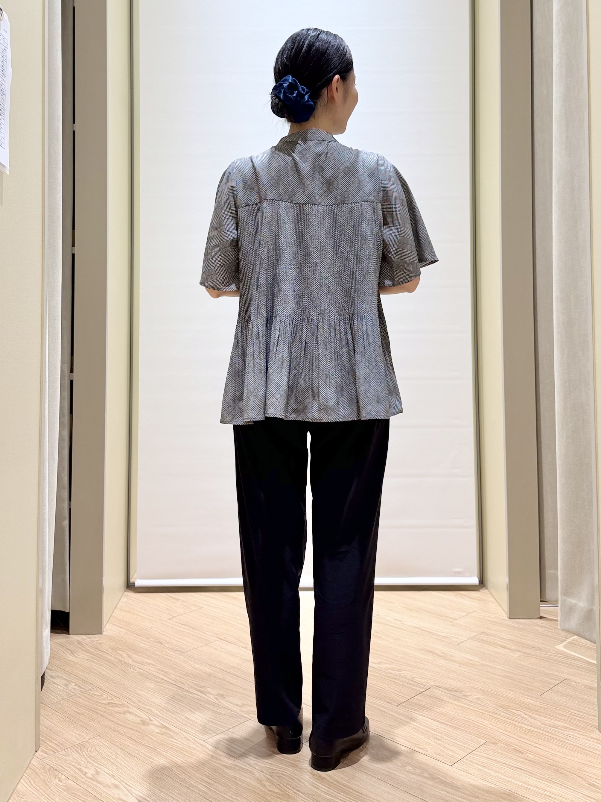 あんりさんの「grove｜【体型カバー◎】大人フェミニン消しプリーツブラウス」を使ったコーディネート