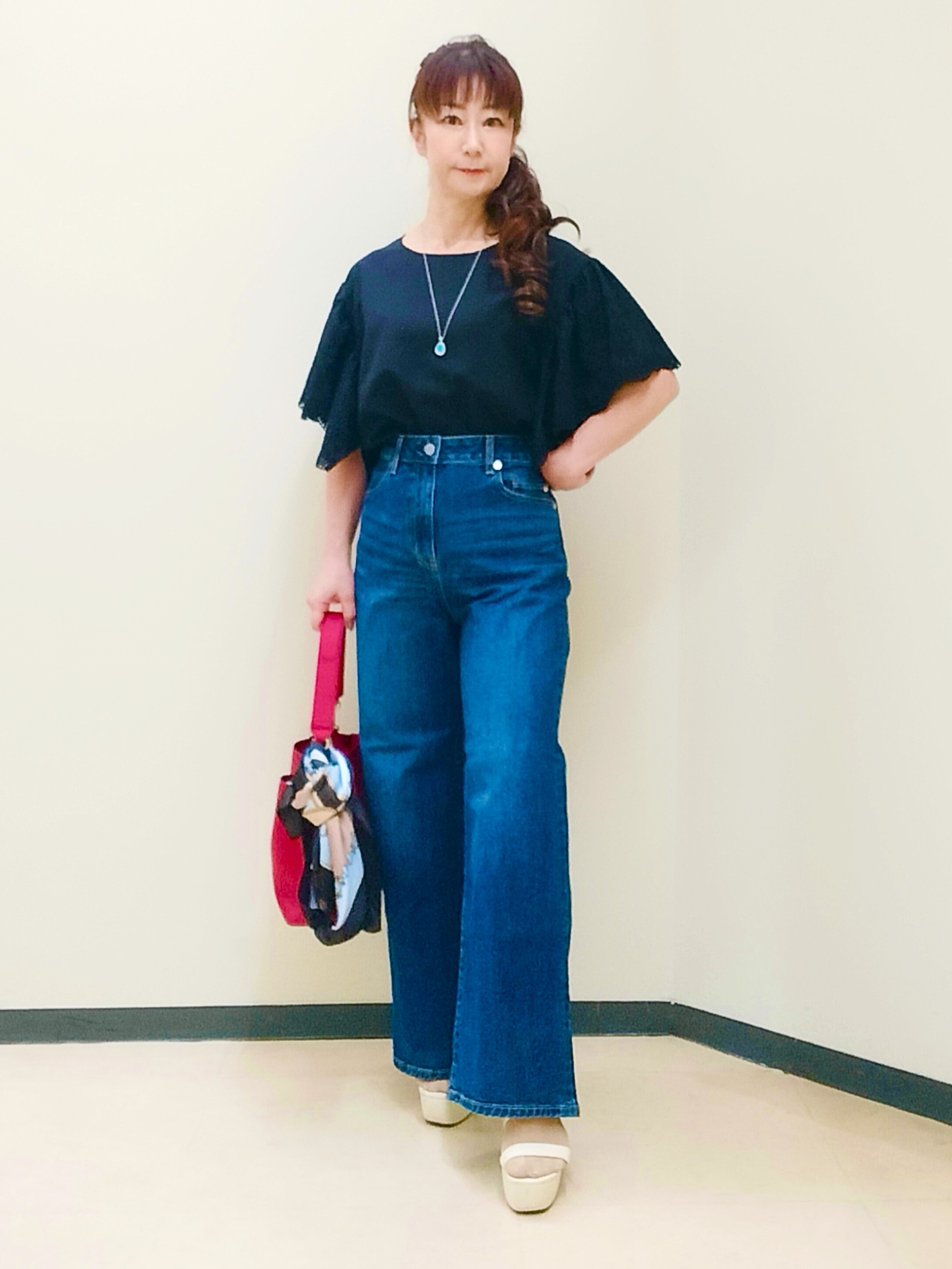 花さんの「Reflect｜【通勤◎】スカラップレーススリーブ ブラウス」を使ったコーディネート