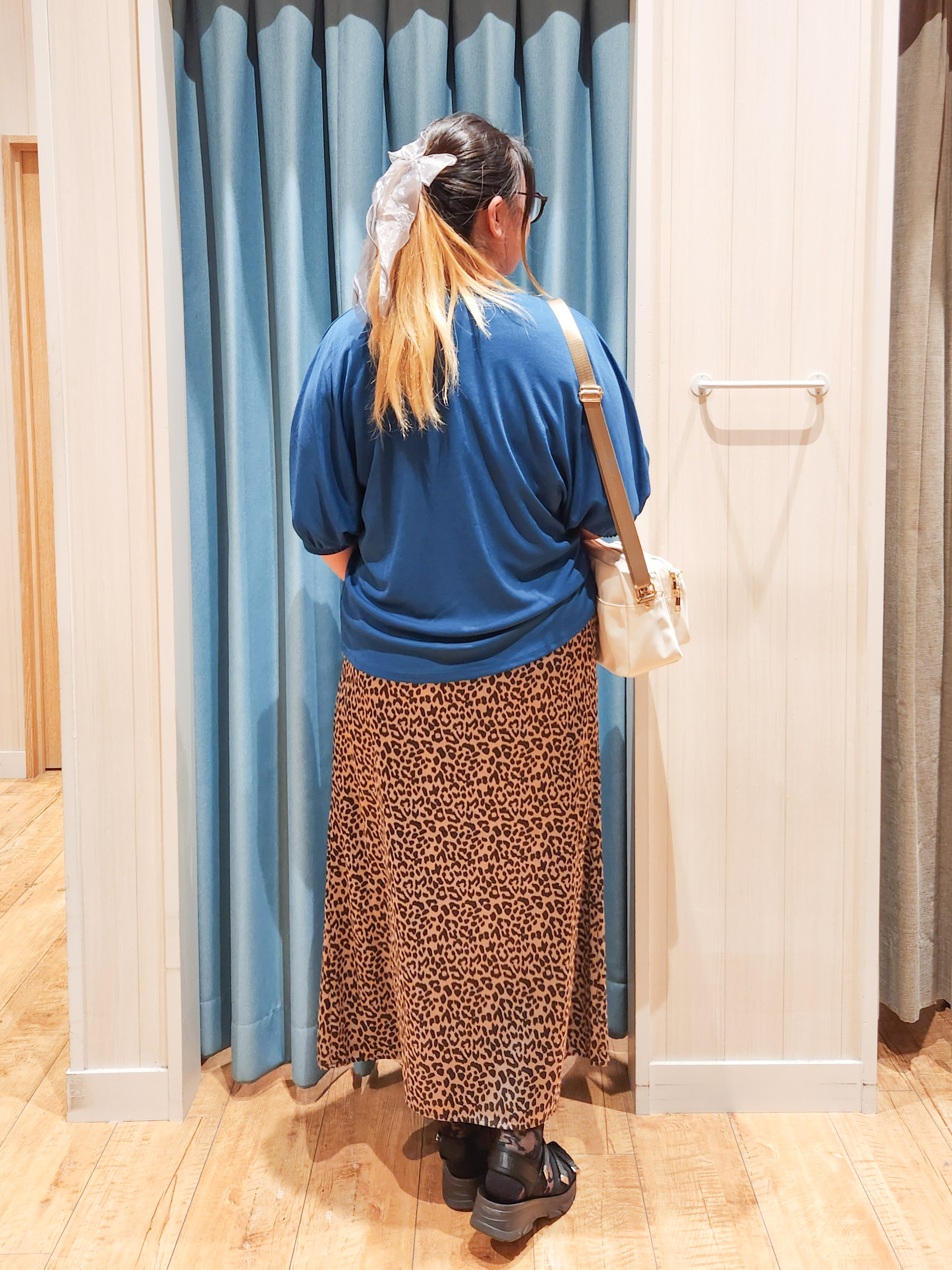 れーやんさんの「SHOO･LA･RUE｜【UV/体型カバー】冷房や朝晩の冷え込み対策にも さらとろ5分袖カーディガン」を使ったコーディネート