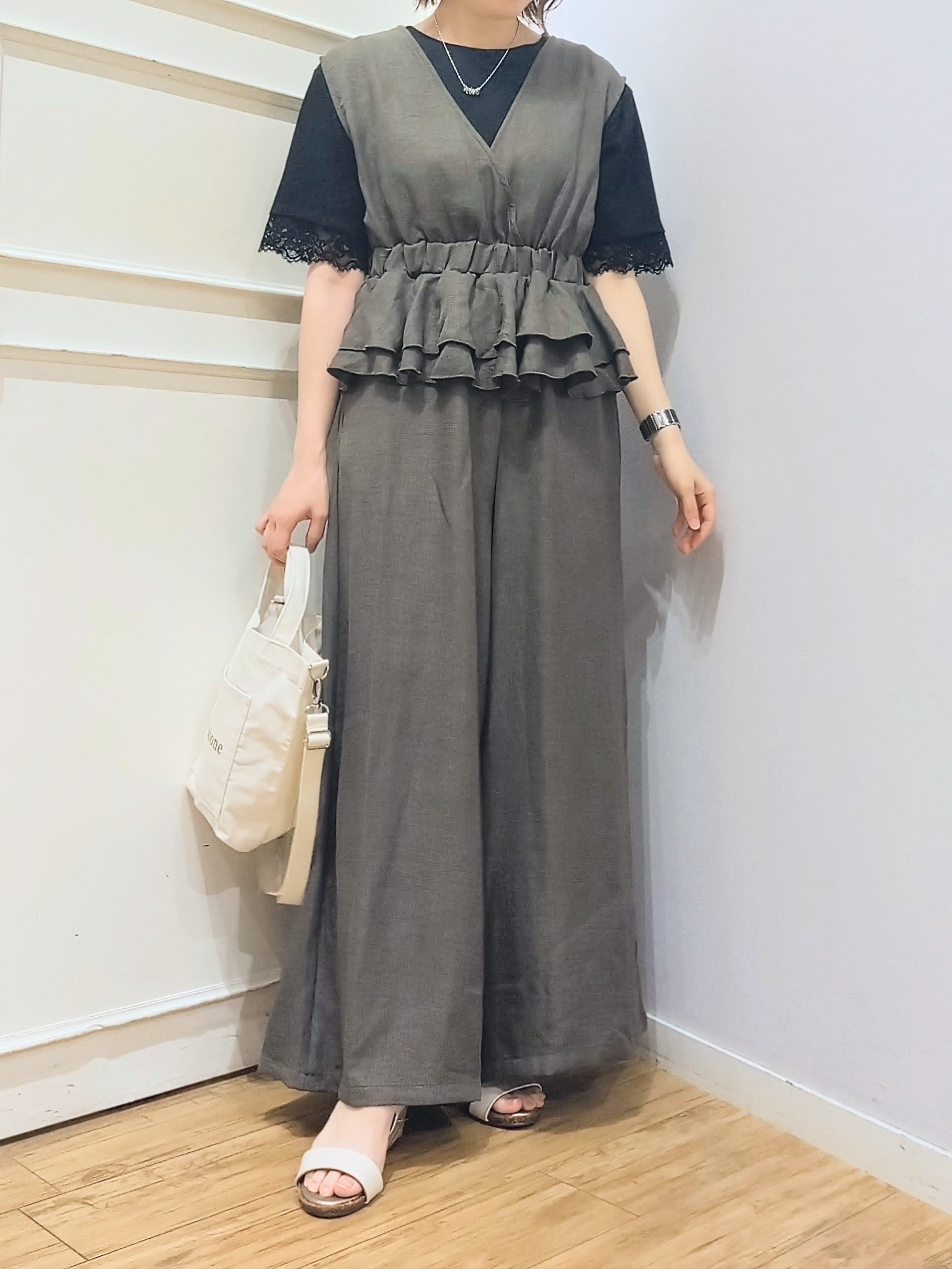 miomioさんの「SHOO･LA･RUE｜【UV/S-LL/洗濯機可】柄アソート お袖レースが旬顔 上品に決まる大人Tシャツ」を使ったコーディネート