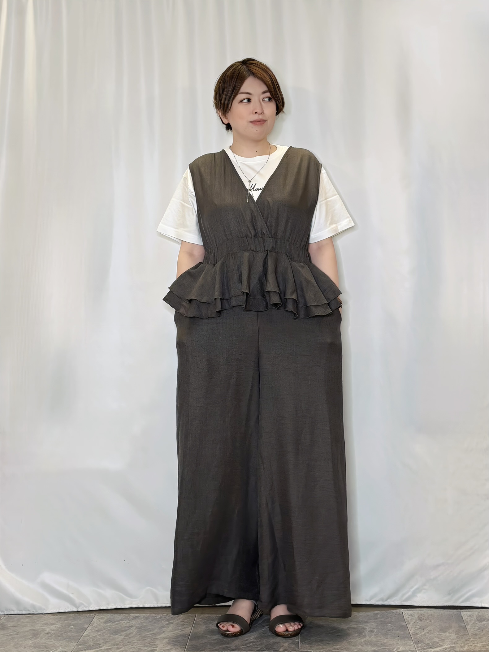 たみさんの「SHOO･LA･RUE｜【S-LL/洗濯機可】大人っぽく着られる ジェルロゴプリントTシャツ」を使ったコーディネート