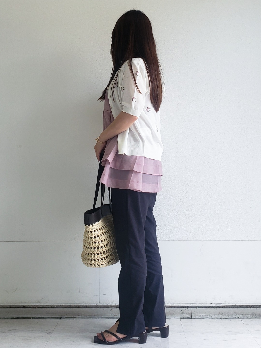 Riaさんの「index｜フラワー刺繍カーディガン【洗濯機OK／抗ピル】」を使ったコーディネート