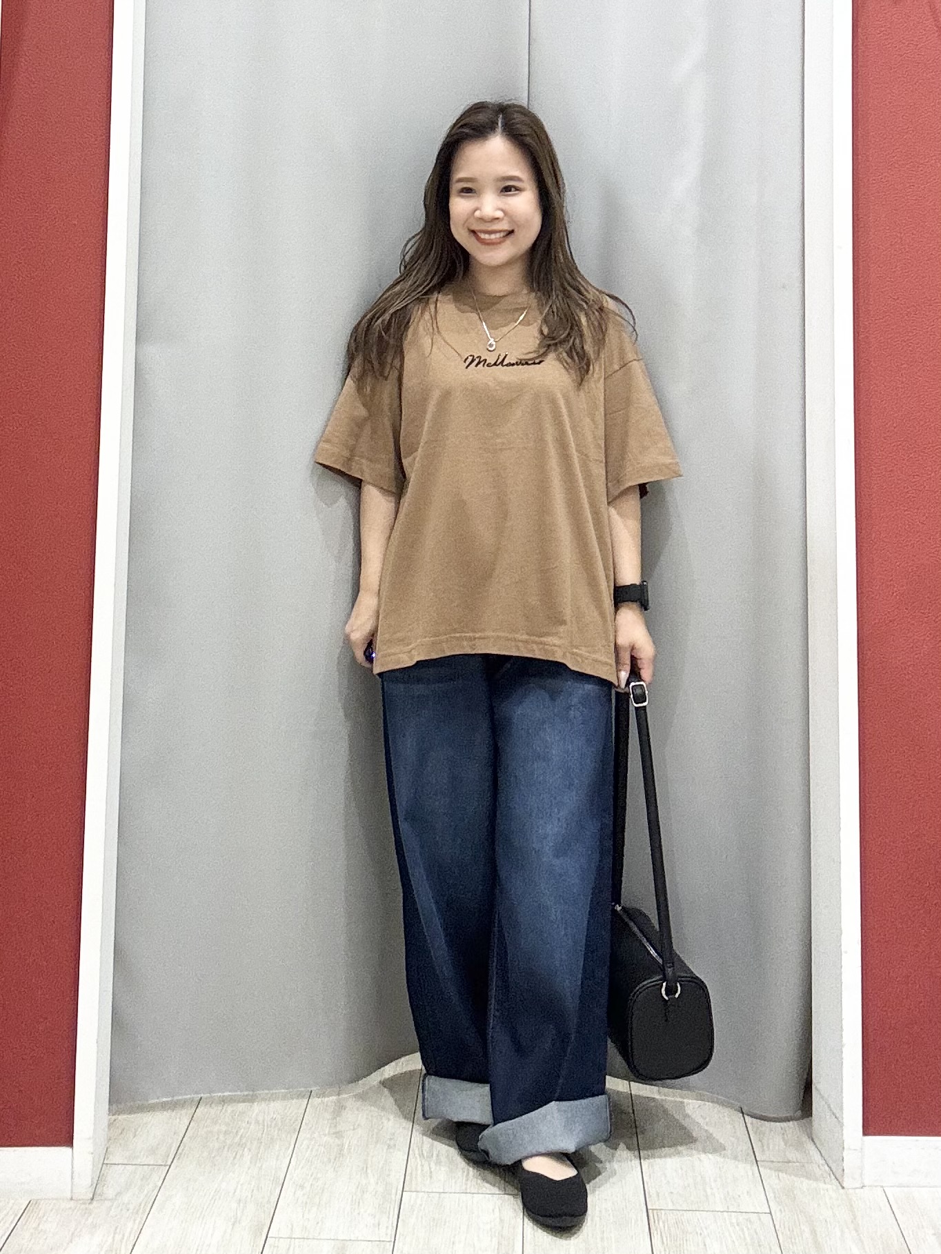 shioさんの「SHOO･LA･RUE｜【S-LL/洗濯機可】大人っぽく着られる ジェルロゴプリントTシャツ」を使ったコーディネート