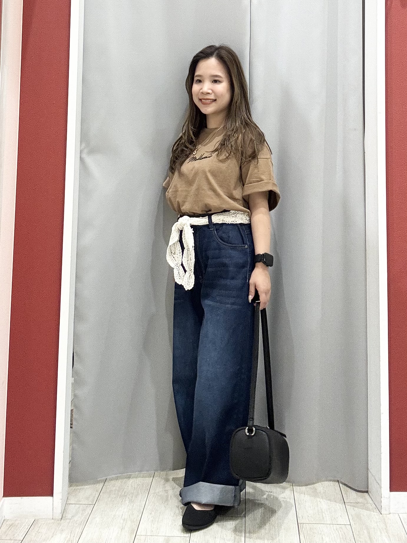 shioさんの「SHOO･LA･RUE｜【S-LL/洗濯機可】大人っぽく着られる ジェルロゴプリントTシャツ」を使ったコーディネート