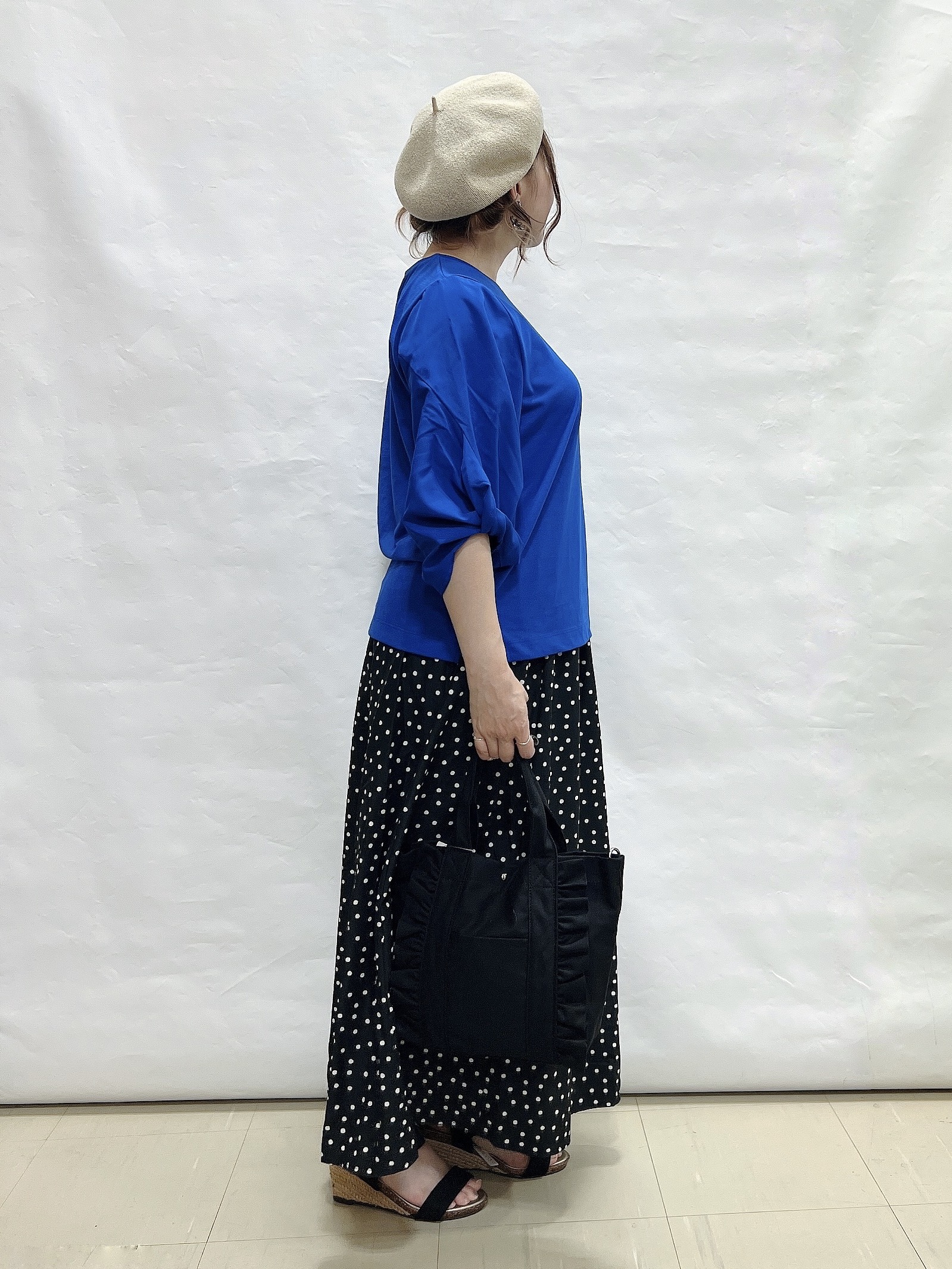 YUIさんの「SHOO･LA･RUE｜【S-LL/洗濯機可/二の腕カバー】楽に上品見え ツイストスリーブトップス」を使ったコーディネート