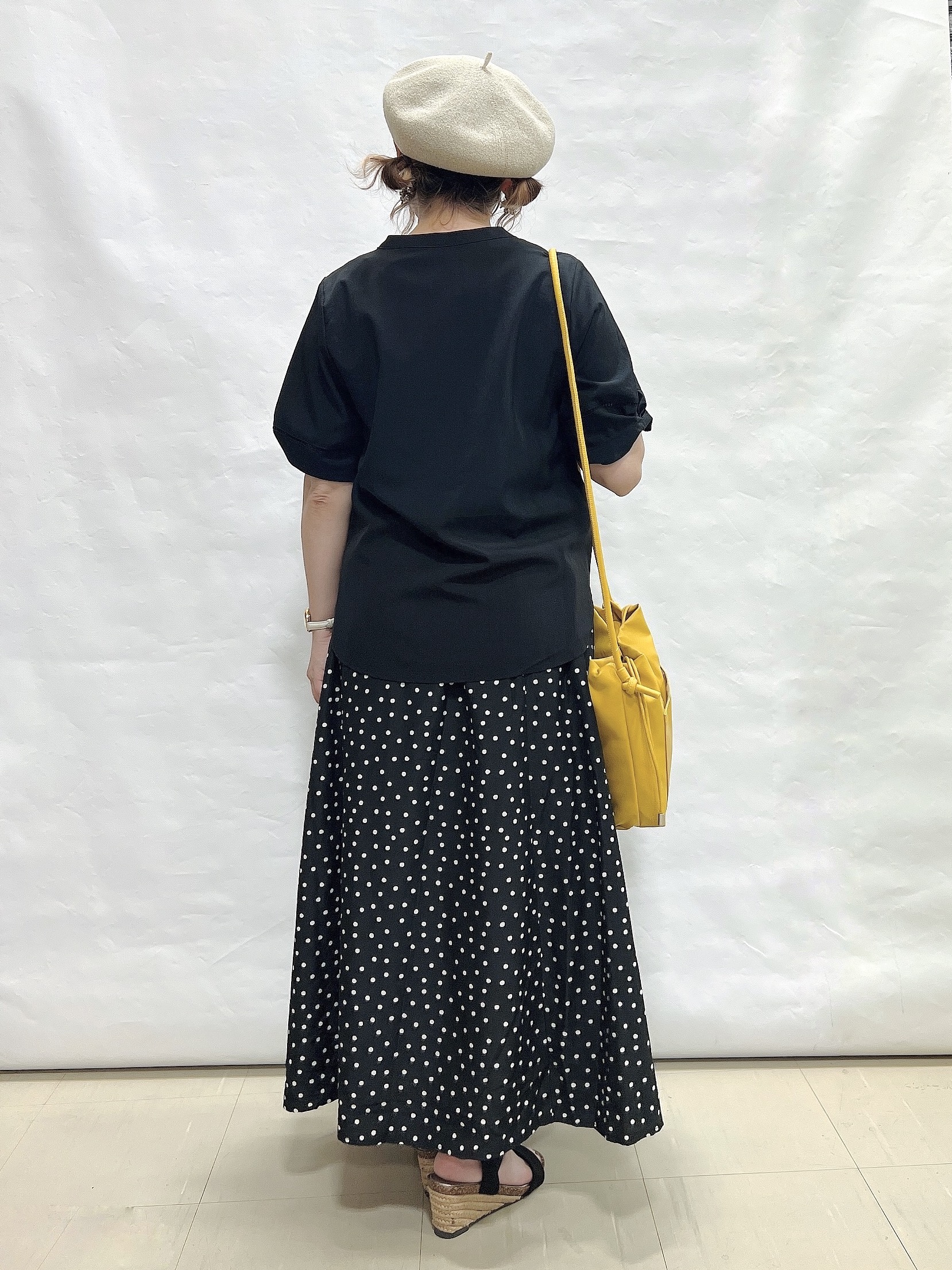 YUIさんの「SHOO･LA･RUE｜【洗濯後しわになりにくい/インせずきまる】シンプルだけど女性らしい 麻調スキッパーブラウス」を使ったコーディネート